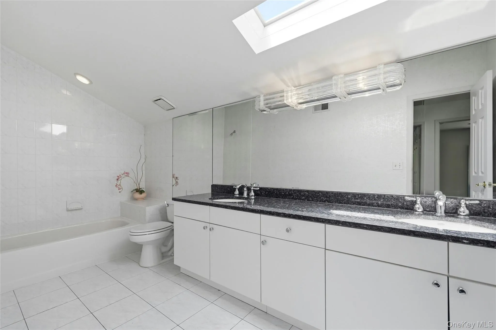 4 Laurelwood Court, Huntington, NY, 5 Bedrooms Bedrooms, 12 Rooms Rooms,3 BathroomsBathrooms,Residential,For Rent,Laurelwood,0,1016328 4 Laurelwood Court, Huntington, NY, 5 Bedrooms Bedrooms, 12 Rooms Rooms,3 BathroomsBathrooms,Residential,For Rent,Laurelwood,0,1016328