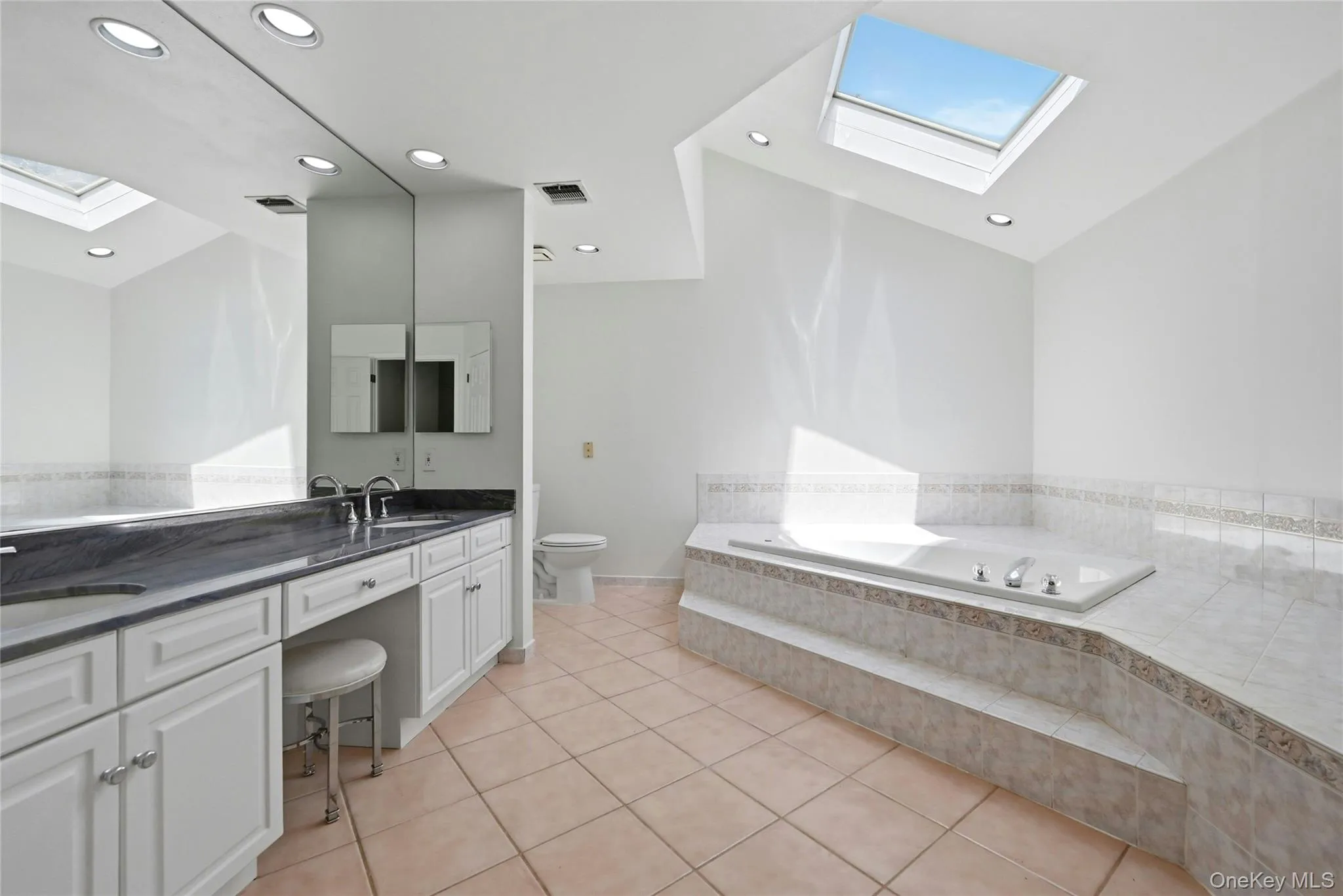 4 Laurelwood Court, Huntington, NY, 5 Bedrooms Bedrooms, 12 Rooms Rooms,3 BathroomsBathrooms,Residential,For Rent,Laurelwood,0,1016328 4 Laurelwood Court, Huntington, NY, 5 Bedrooms Bedrooms, 12 Rooms Rooms,3 BathroomsBathrooms,Residential,For Rent,Laurelwood,0,1016328