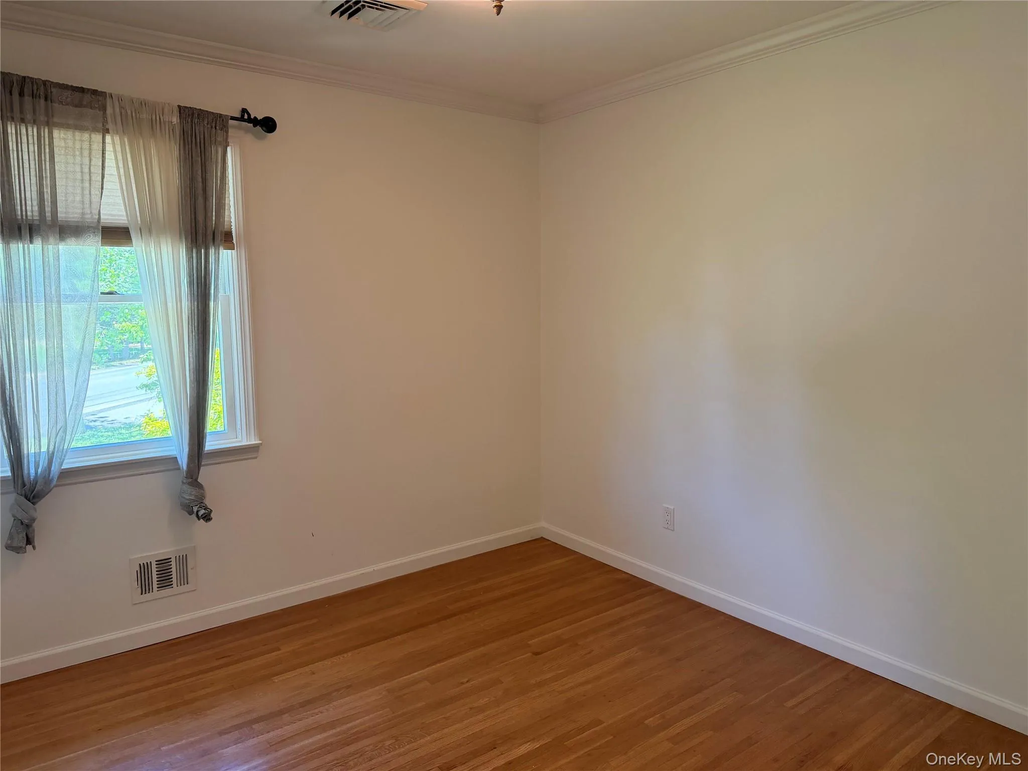 35 Mitchell Avenue, Huntington, NY, 4 Bedrooms Bedrooms, 9 Rooms Rooms,2 BathroomsBathrooms,Residential,For Rent,Mitchell,0,1016332 35 Mitchell Avenue, Huntington, NY, 4 Bedrooms Bedrooms, 9 Rooms Rooms,2 BathroomsBathrooms,Residential,For Rent,Mitchell,0,1016332
