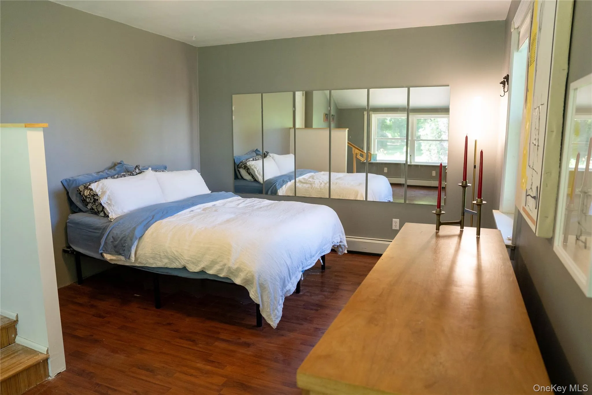 Master bedroom Master bedroom