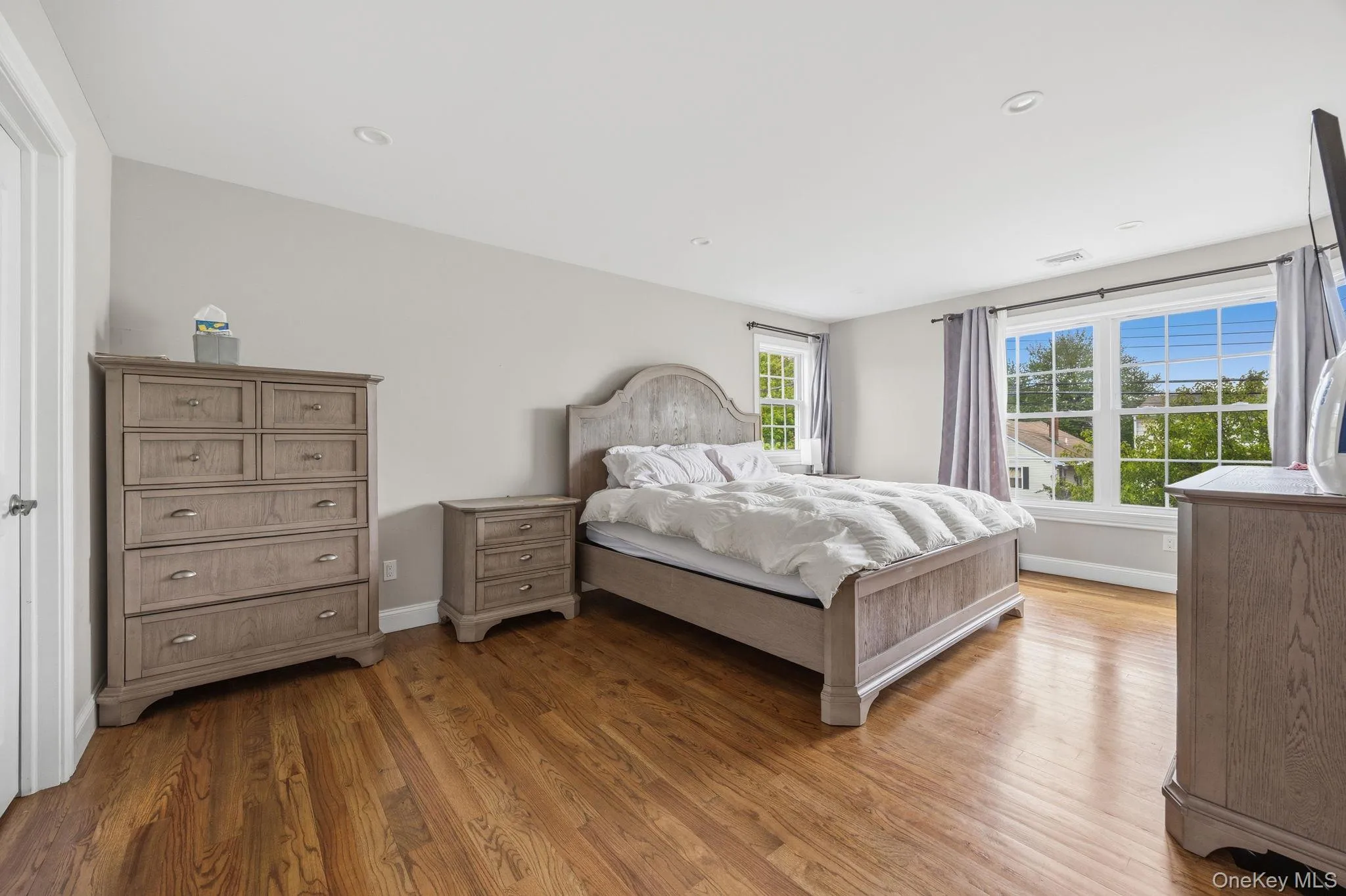 3 Sunrise Street, Oyster Bay, NY, 4 Bedrooms Bedrooms, 10 Rooms Rooms,3 BathroomsBathrooms,Residential Lease,For Rent,Sunrise,0,1016338 3 Sunrise Street, Oyster Bay, NY, 4 Bedrooms Bedrooms, 10 Rooms Rooms,3 BathroomsBathrooms,Residential Lease,For Rent,Sunrise,0,1016338