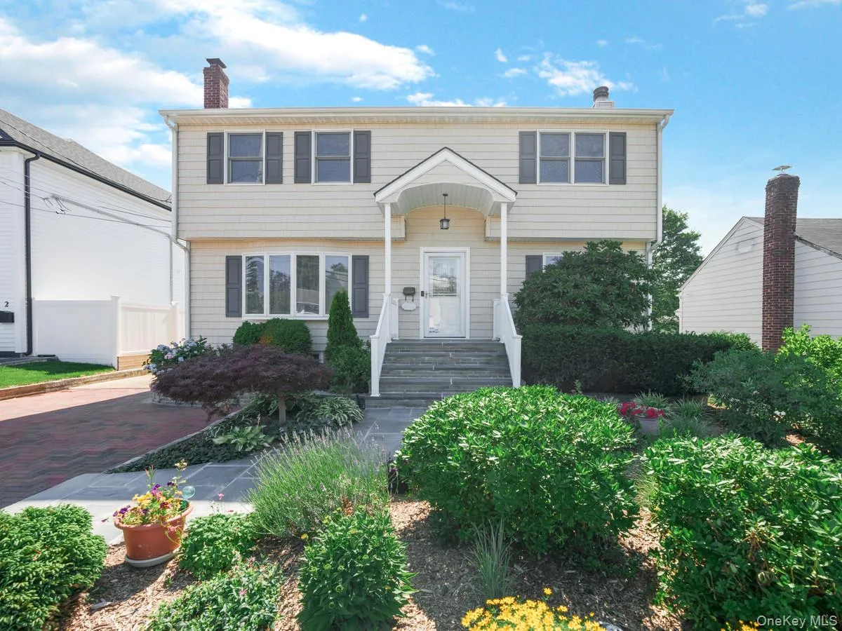 4 23rd Street, Oyster Bay, NY, 4 Bedrooms Bedrooms, 10 Rooms Rooms,2 BathroomsBathrooms,Residential,For Rent,23rd,0,KEY1016339 4 23rd Street, Oyster Bay, NY, 4 Bedrooms Bedrooms, 10 Rooms Rooms,2 BathroomsBathrooms,Residential,For Rent,23rd,0,KEY1016339