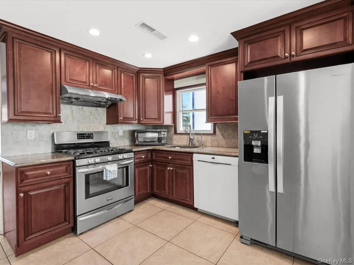 4 23rd Street, Oyster Bay, NY, 4 Bedrooms Bedrooms, 10 Rooms Rooms,2 BathroomsBathrooms,Residential,For Rent,23rd,0,KEY1016339 4 23rd Street, Oyster Bay, NY, 4 Bedrooms Bedrooms, 10 Rooms Rooms,2 BathroomsBathrooms,Residential,For Rent,23rd,0,KEY1016339
