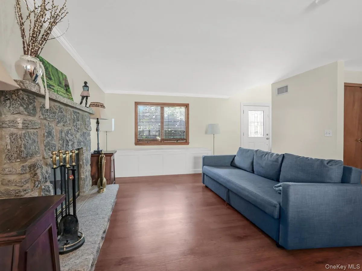 4 23rd Street, Oyster Bay, NY, 4 Bedrooms Bedrooms, 10 Rooms Rooms,2 BathroomsBathrooms,Residential,For Rent,23rd,0,KEY1016339 4 23rd Street, Oyster Bay, NY, 4 Bedrooms Bedrooms, 10 Rooms Rooms,2 BathroomsBathrooms,Residential,For Rent,23rd,0,KEY1016339