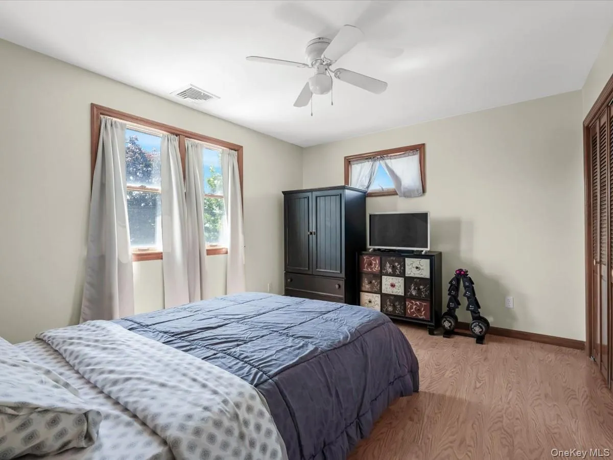4 23rd Street, Oyster Bay, NY, 4 Bedrooms Bedrooms, 10 Rooms Rooms,2 BathroomsBathrooms,Residential,For Rent,23rd,0,KEY1016339 4 23rd Street, Oyster Bay, NY, 4 Bedrooms Bedrooms, 10 Rooms Rooms,2 BathroomsBathrooms,Residential,For Rent,23rd,0,KEY1016339