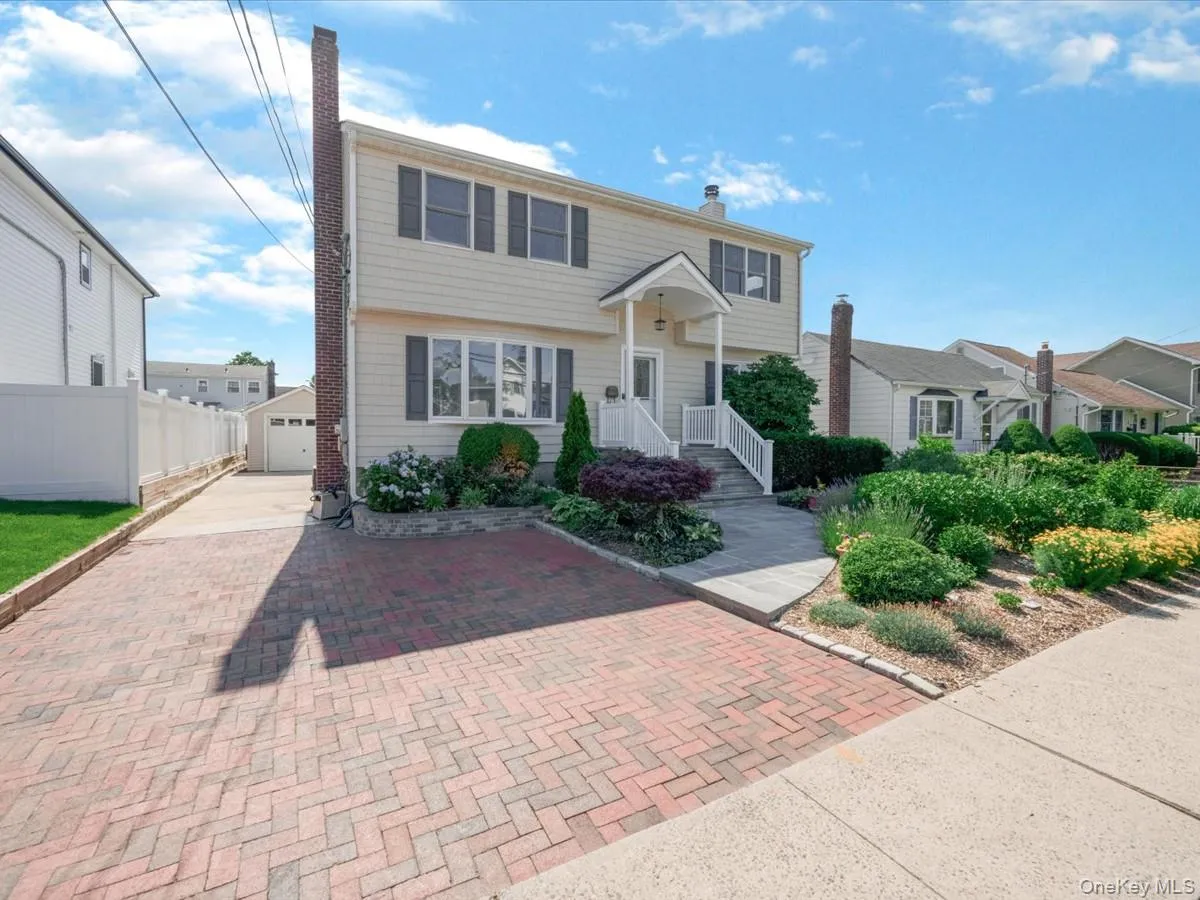 4 23rd Street, Oyster Bay, NY, 4 Bedrooms Bedrooms, 10 Rooms Rooms,2 BathroomsBathrooms,Residential,For Rent,23rd,0,KEY1016339 4 23rd Street, Oyster Bay, NY, 4 Bedrooms Bedrooms, 10 Rooms Rooms,2 BathroomsBathrooms,Residential,For Rent,23rd,0,KEY1016339