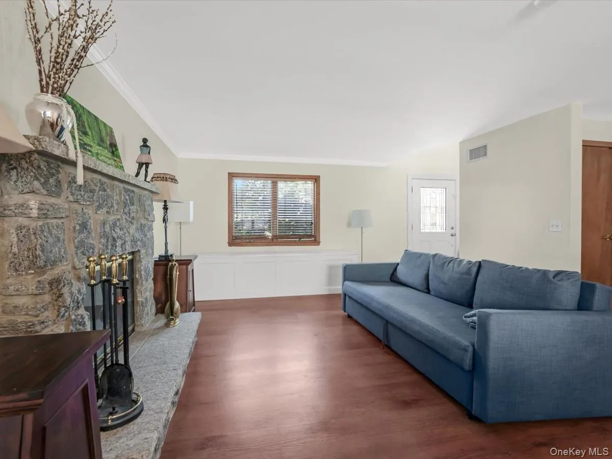 4 23rd Street, Oyster Bay, NY, 4 Bedrooms Bedrooms, 10 Rooms Rooms,2 BathroomsBathrooms,Residential,For Rent,23rd,0,KEY1016339 4 23rd Street, Oyster Bay, NY, 4 Bedrooms Bedrooms, 10 Rooms Rooms,2 BathroomsBathrooms,Residential,For Rent,23rd,0,KEY1016339