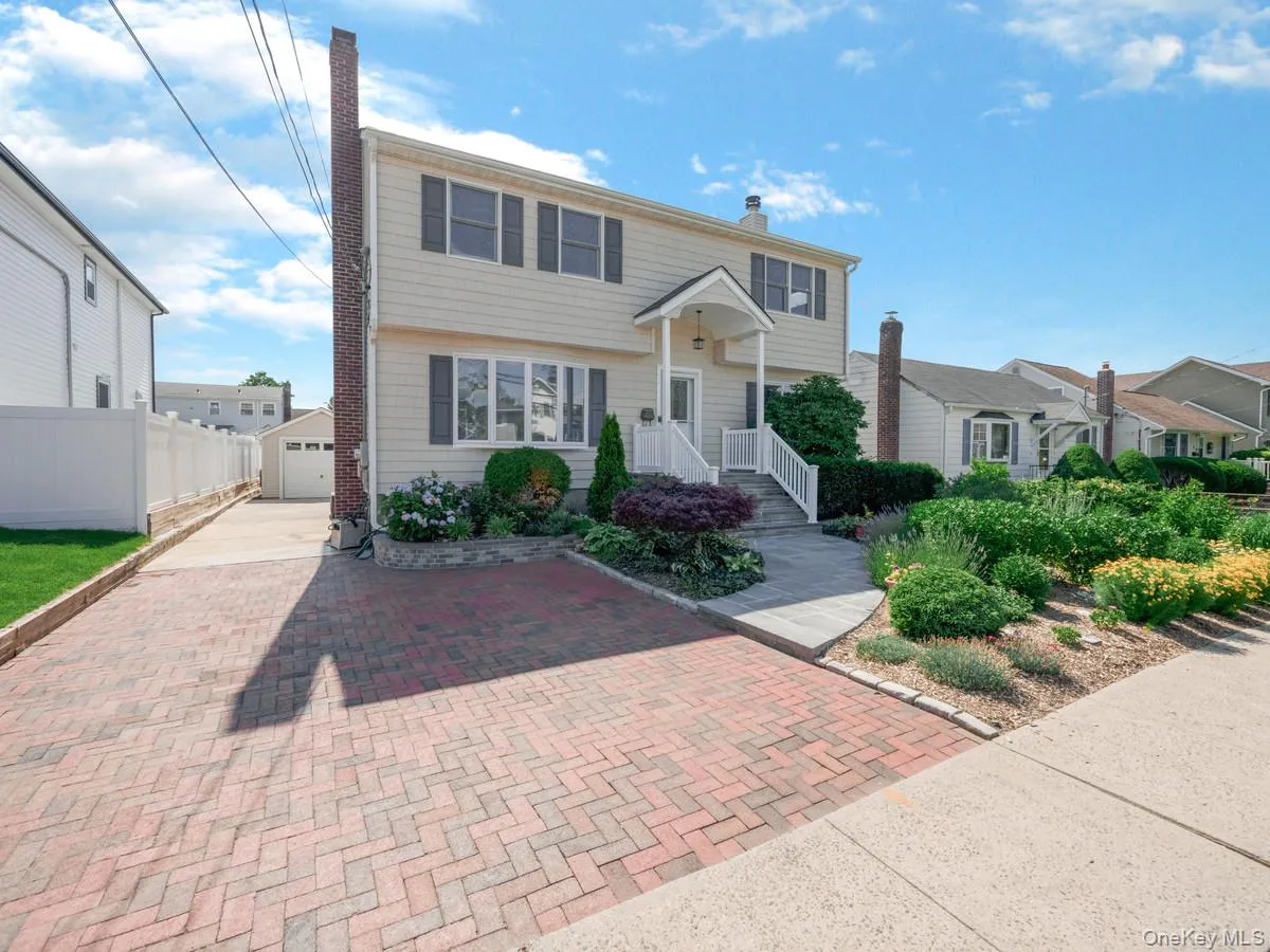 4 23rd Street, Oyster Bay, NY, 4 Bedrooms Bedrooms, 10 Rooms Rooms,2 BathroomsBathrooms,Residential,For Rent,23rd,0,KEY1016339 4 23rd Street, Oyster Bay, NY, 4 Bedrooms Bedrooms, 10 Rooms Rooms,2 BathroomsBathrooms,Residential,For Rent,23rd,0,KEY1016339