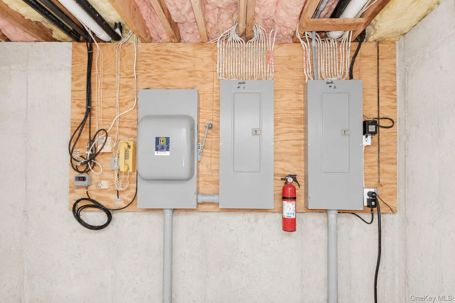 400 amp electrical with commercial shutoff. 400 amp electrical with commercial shutoff.