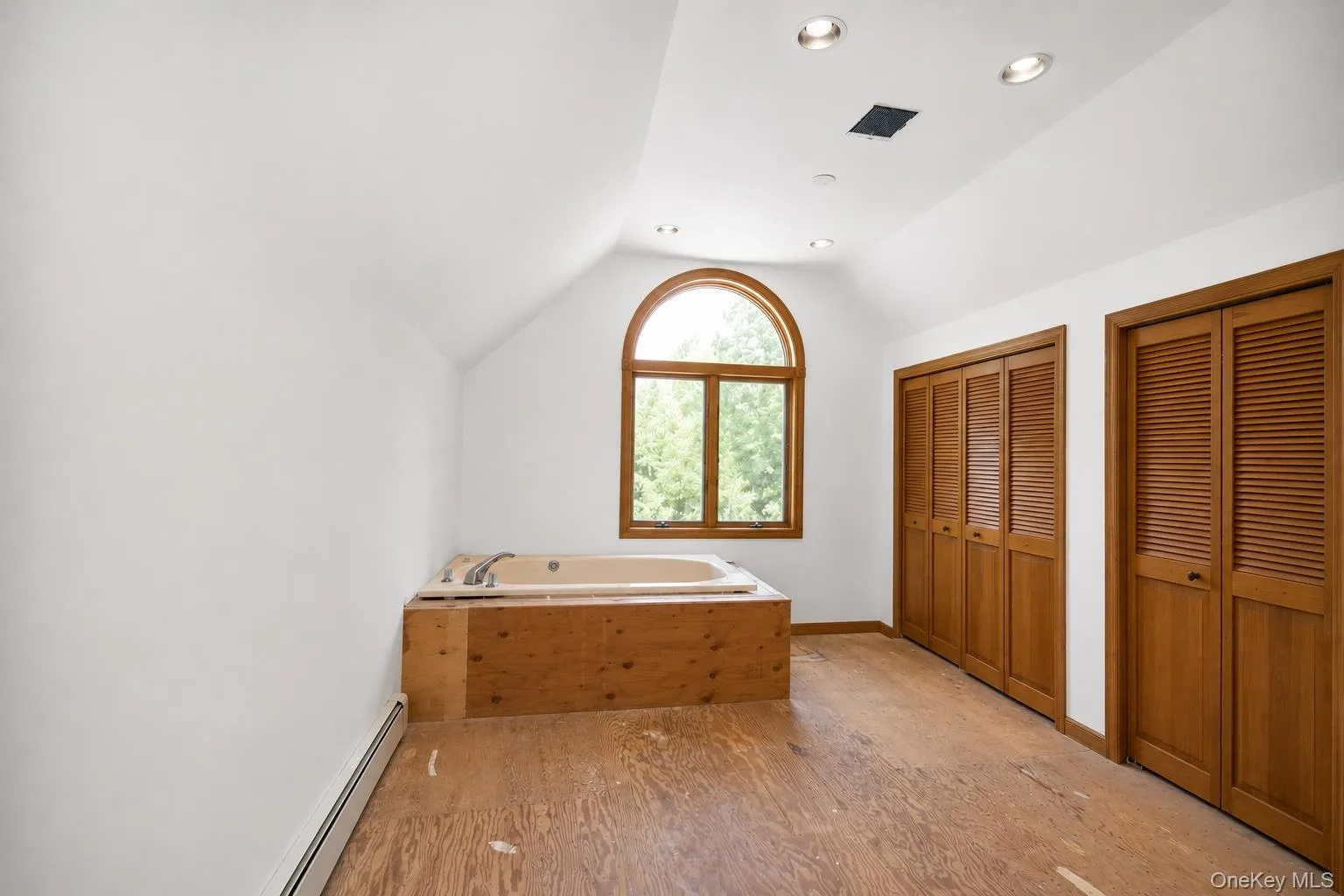 Extra primary bathroom, unfinished Extra primary bathroom, unfinished