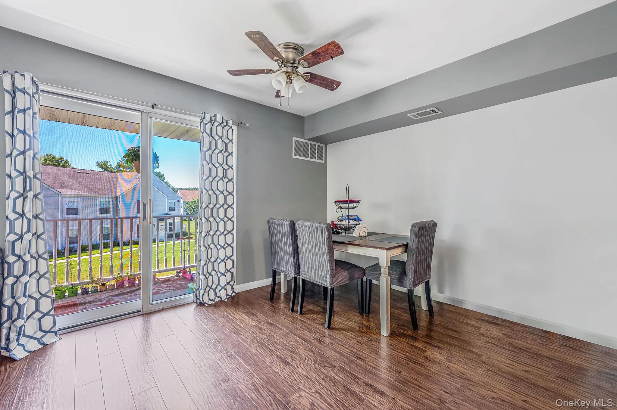 124 Fairview Circle, Brookhaven, NY, 2 Bedrooms Bedrooms, 4 Rooms Rooms,1 BathroomBathrooms,Residential,For Rent,Fairview,0,KEY1016345 124 Fairview Circle, Brookhaven, NY, 2 Bedrooms Bedrooms, 4 Rooms Rooms,1 BathroomBathrooms,Residential,For Rent,Fairview,0,KEY1016345