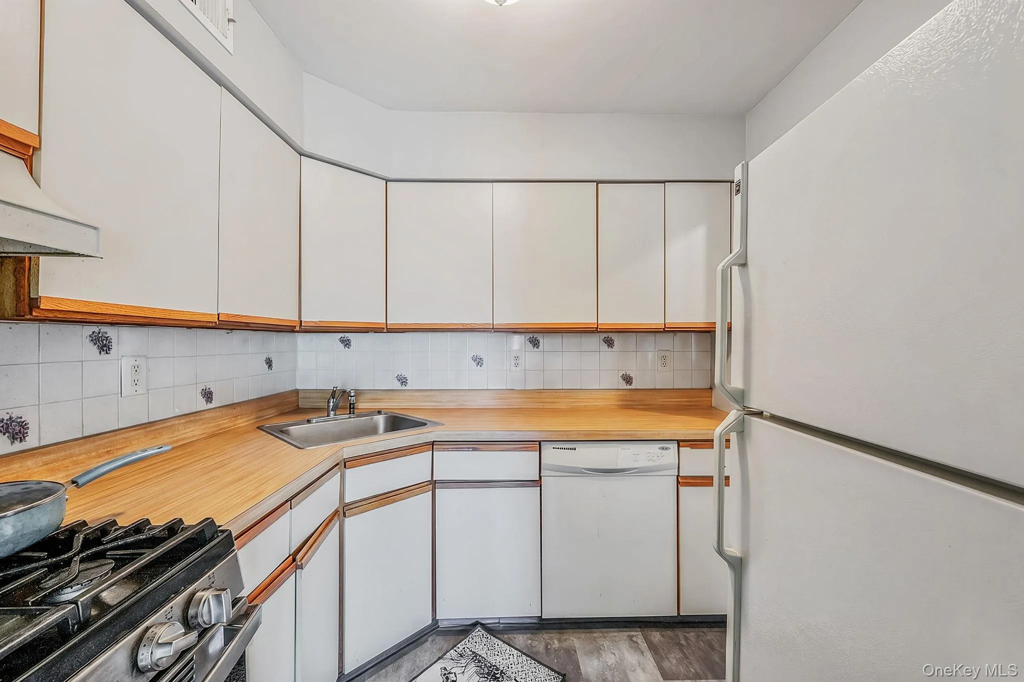 124 Fairview Circle, Brookhaven, NY, 2 Bedrooms Bedrooms, 4 Rooms Rooms,1 BathroomBathrooms,Residential,For Rent,Fairview,0,KEY1016345 124 Fairview Circle, Brookhaven, NY, 2 Bedrooms Bedrooms, 4 Rooms Rooms,1 BathroomBathrooms,Residential,For Rent,Fairview,0,KEY1016345