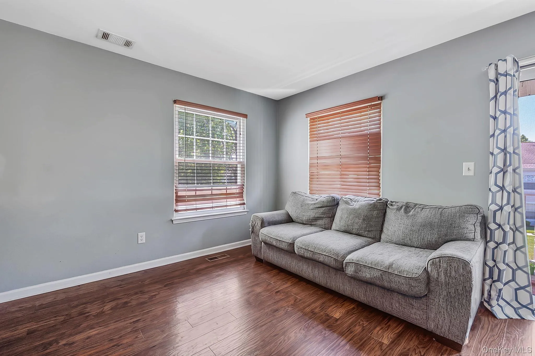 124 Fairview Circle, Brookhaven, NY, 2 Bedrooms Bedrooms, 4 Rooms Rooms,1 BathroomBathrooms,Residential,For Rent,Fairview,0,KEY1016345 124 Fairview Circle, Brookhaven, NY, 2 Bedrooms Bedrooms, 4 Rooms Rooms,1 BathroomBathrooms,Residential,For Rent,Fairview,0,KEY1016345