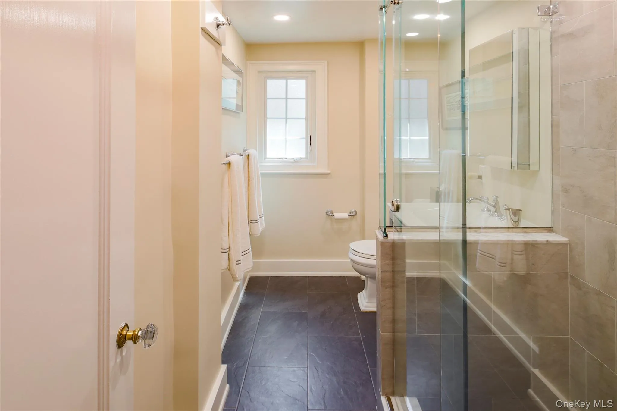 17 Beechtree Lane, Eastchester, NY, 3 Bedrooms Bedrooms, 7 Rooms Rooms,2 BathroomsBathrooms,Residential,For Rent,Beechtree,0,KEY1016349 17 Beechtree Lane, Eastchester, NY, 3 Bedrooms Bedrooms, 7 Rooms Rooms,2 BathroomsBathrooms,Residential,For Rent,Beechtree,0,KEY1016349