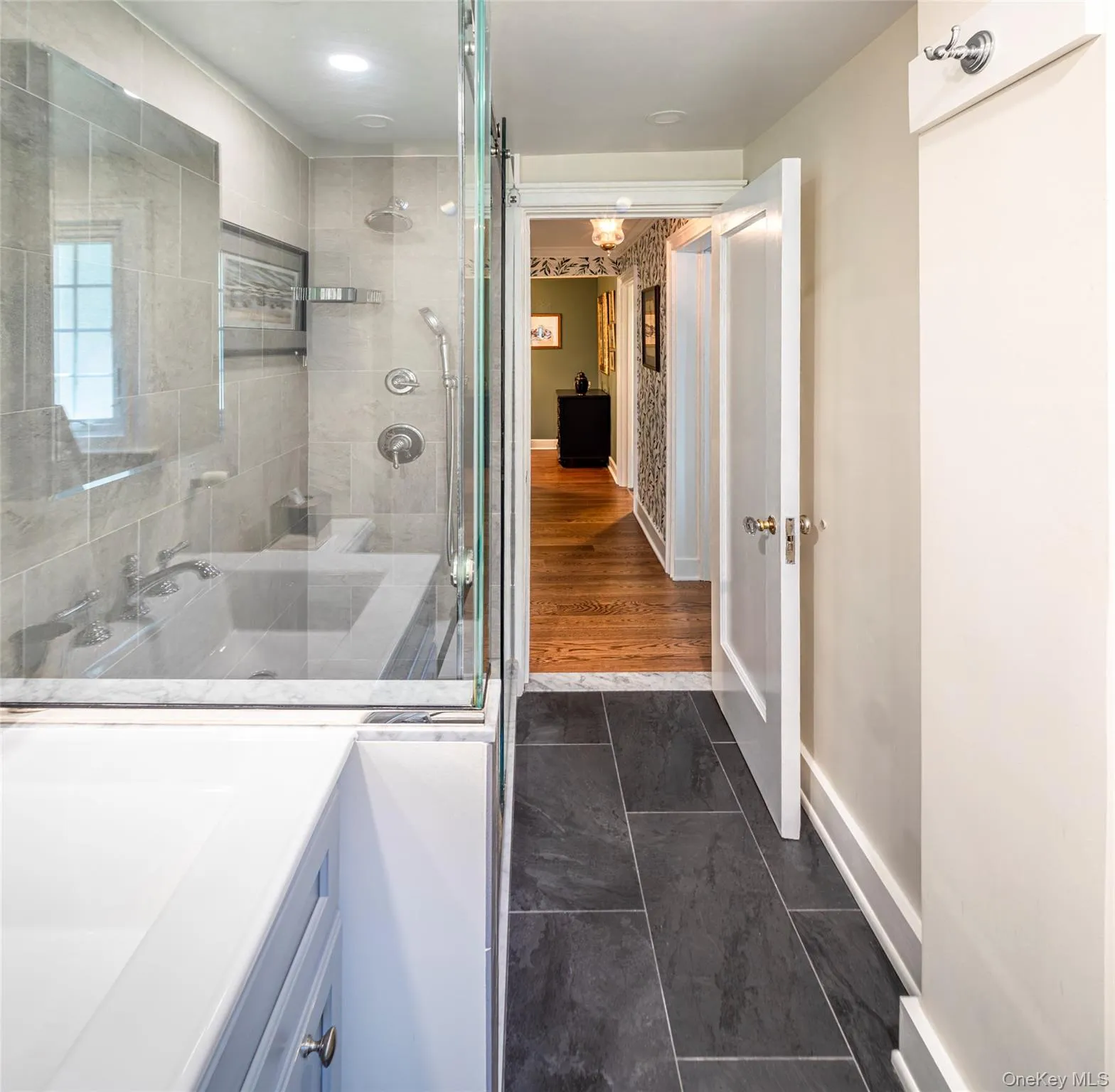 17 Beechtree Lane, Eastchester, NY, 3 Bedrooms Bedrooms, 7 Rooms Rooms,2 BathroomsBathrooms,Residential,For Rent,Beechtree,0,KEY1016349 17 Beechtree Lane, Eastchester, NY, 3 Bedrooms Bedrooms, 7 Rooms Rooms,2 BathroomsBathrooms,Residential,For Rent,Beechtree,0,KEY1016349