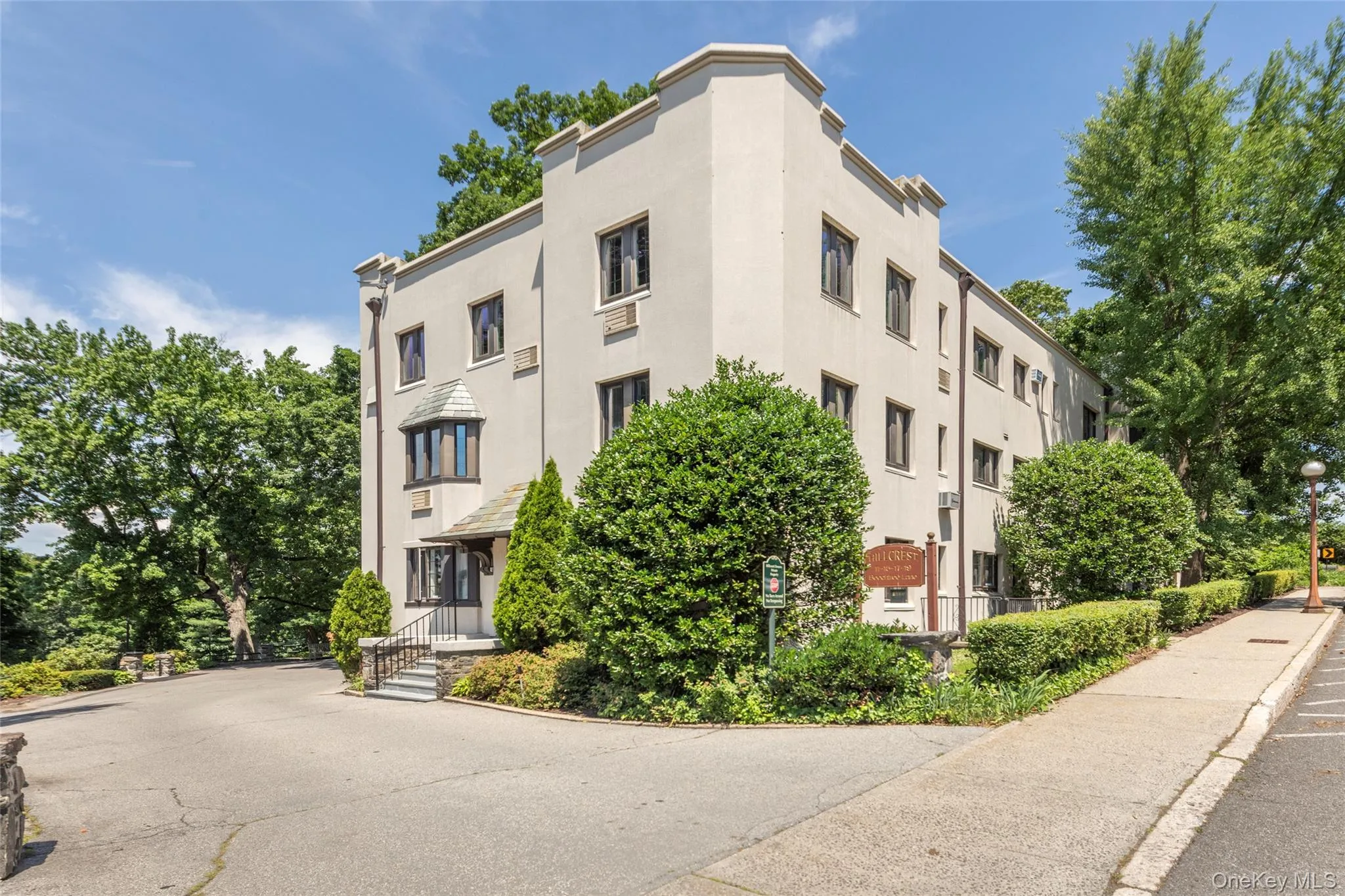 17 Beechtree Lane, Eastchester, NY, 3 Bedrooms Bedrooms, 7 Rooms Rooms,2 BathroomsBathrooms,Residential,For Rent,Beechtree,0,KEY1016349 17 Beechtree Lane, Eastchester, NY, 3 Bedrooms Bedrooms, 7 Rooms Rooms,2 BathroomsBathrooms,Residential,For Rent,Beechtree,0,KEY1016349