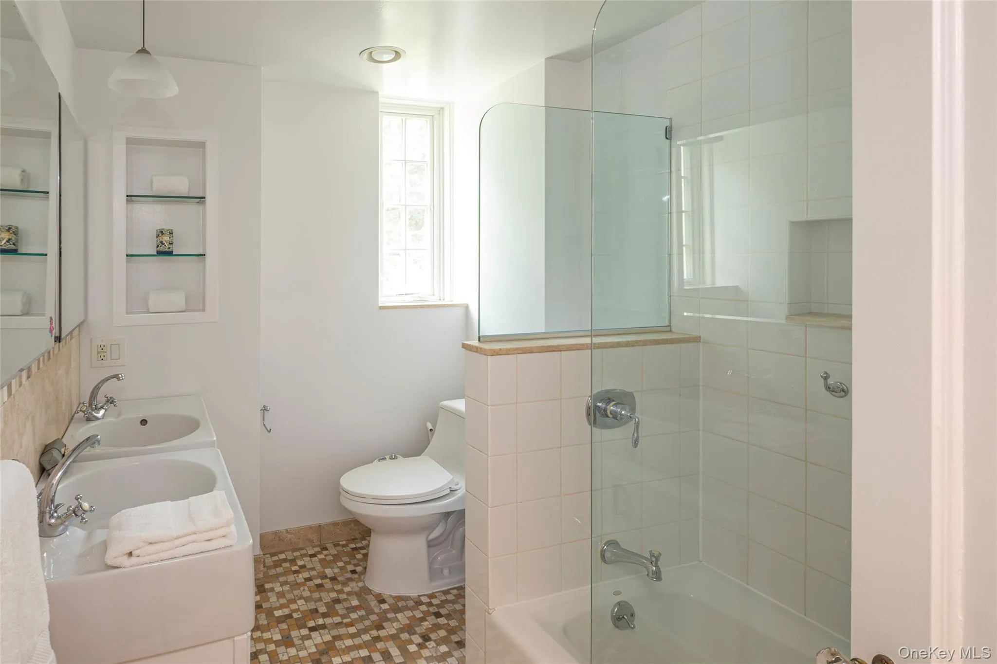 Large hall bath Large hall bath