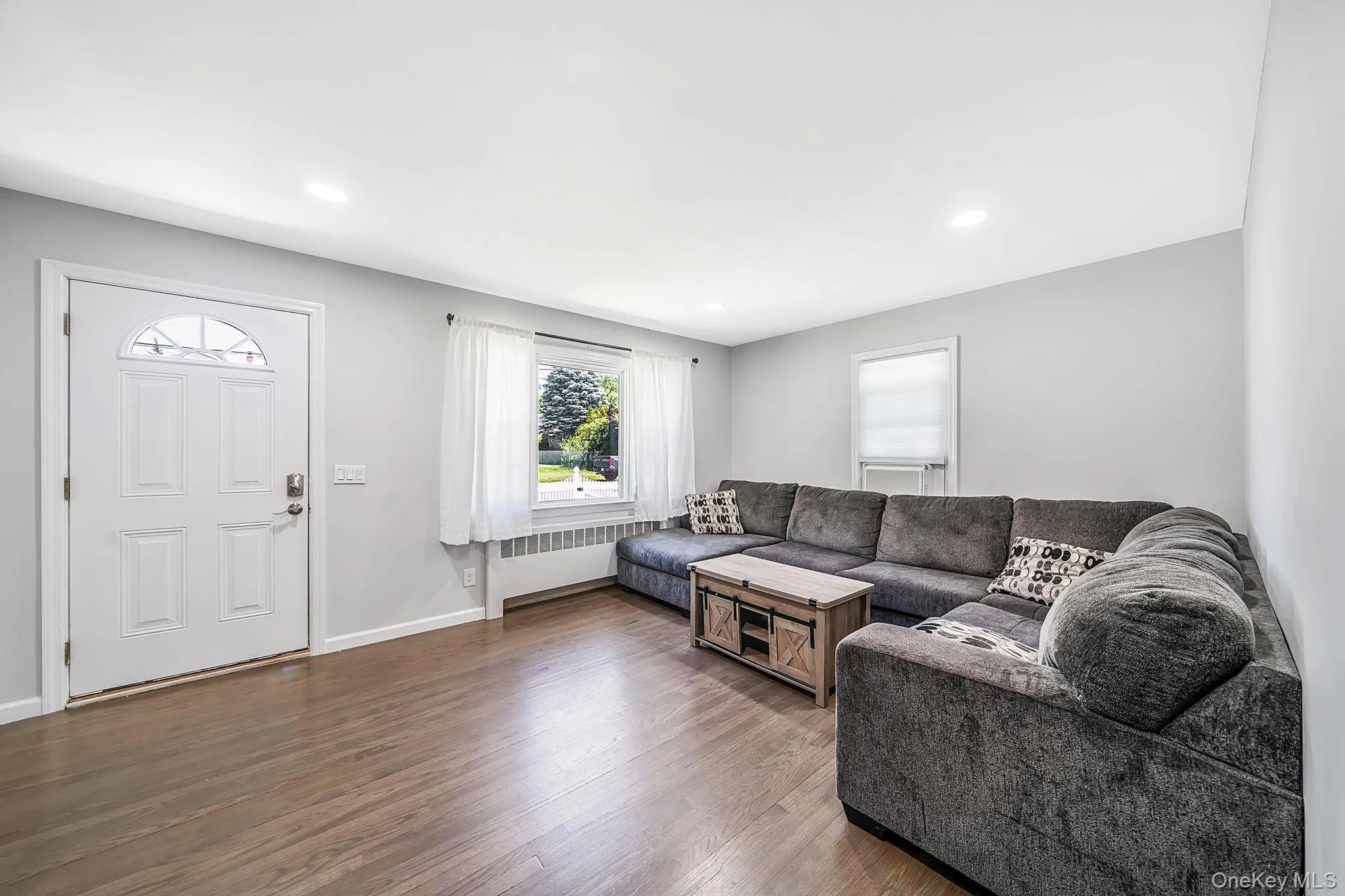 14 Pinelawn Avenue, Brookhaven, NY, 2 Bedrooms Bedrooms, 7 Rooms Rooms,1 BathroomBathrooms,Residential,For Rent,Pinelawn,0,1016357 14 Pinelawn Avenue, Brookhaven, NY, 2 Bedrooms Bedrooms, 7 Rooms Rooms,1 BathroomBathrooms,Residential,For Rent,Pinelawn,0,1016357