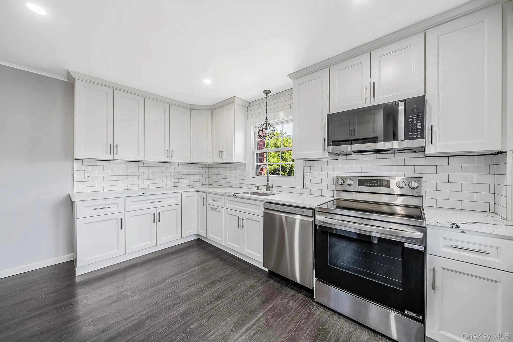 14 Pinelawn Avenue, Brookhaven, NY, 2 Bedrooms Bedrooms, 7 Rooms Rooms,1 BathroomBathrooms,Residential,For Rent,Pinelawn,0,1016357 14 Pinelawn Avenue, Brookhaven, NY, 2 Bedrooms Bedrooms, 7 Rooms Rooms,1 BathroomBathrooms,Residential,For Rent,Pinelawn,0,1016357