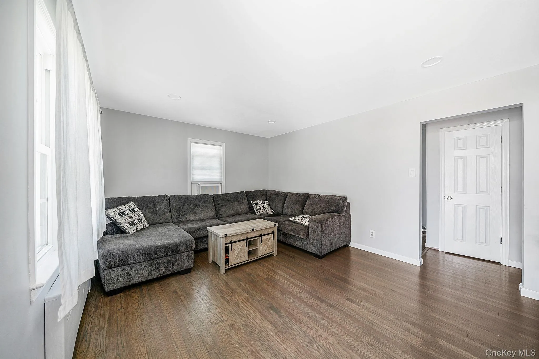 14 Pinelawn Avenue, Brookhaven, NY, 2 Bedrooms Bedrooms, 7 Rooms Rooms,1 BathroomBathrooms,Residential,For Rent,Pinelawn,0,1016357 14 Pinelawn Avenue, Brookhaven, NY, 2 Bedrooms Bedrooms, 7 Rooms Rooms,1 BathroomBathrooms,Residential,For Rent,Pinelawn,0,1016357