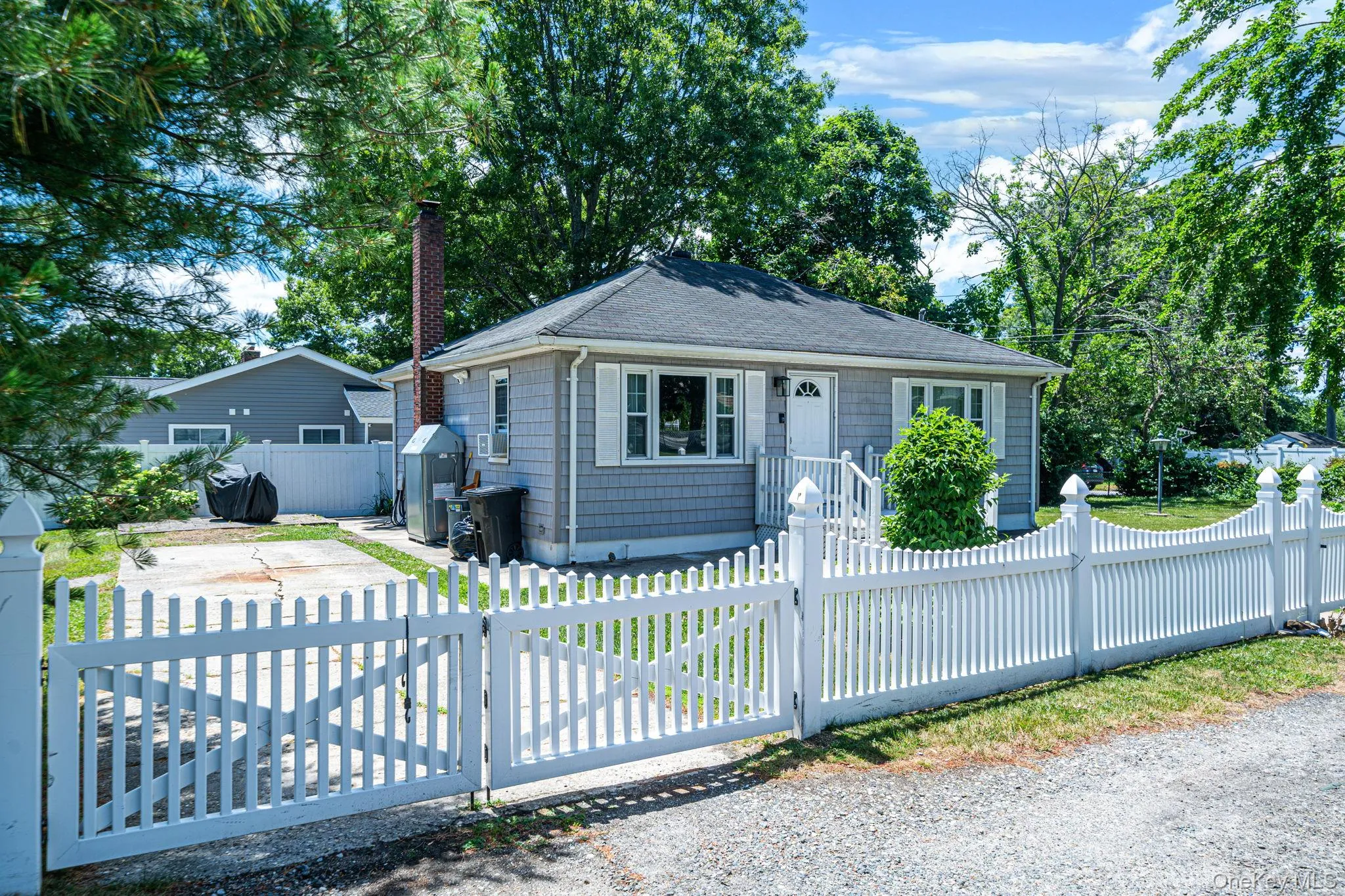 14 Pinelawn Avenue, Brookhaven, NY, 2 Bedrooms Bedrooms, 7 Rooms Rooms,1 BathroomBathrooms,Residential,For Rent,Pinelawn,0,1016357 14 Pinelawn Avenue, Brookhaven, NY, 2 Bedrooms Bedrooms, 7 Rooms Rooms,1 BathroomBathrooms,Residential,For Rent,Pinelawn,0,1016357