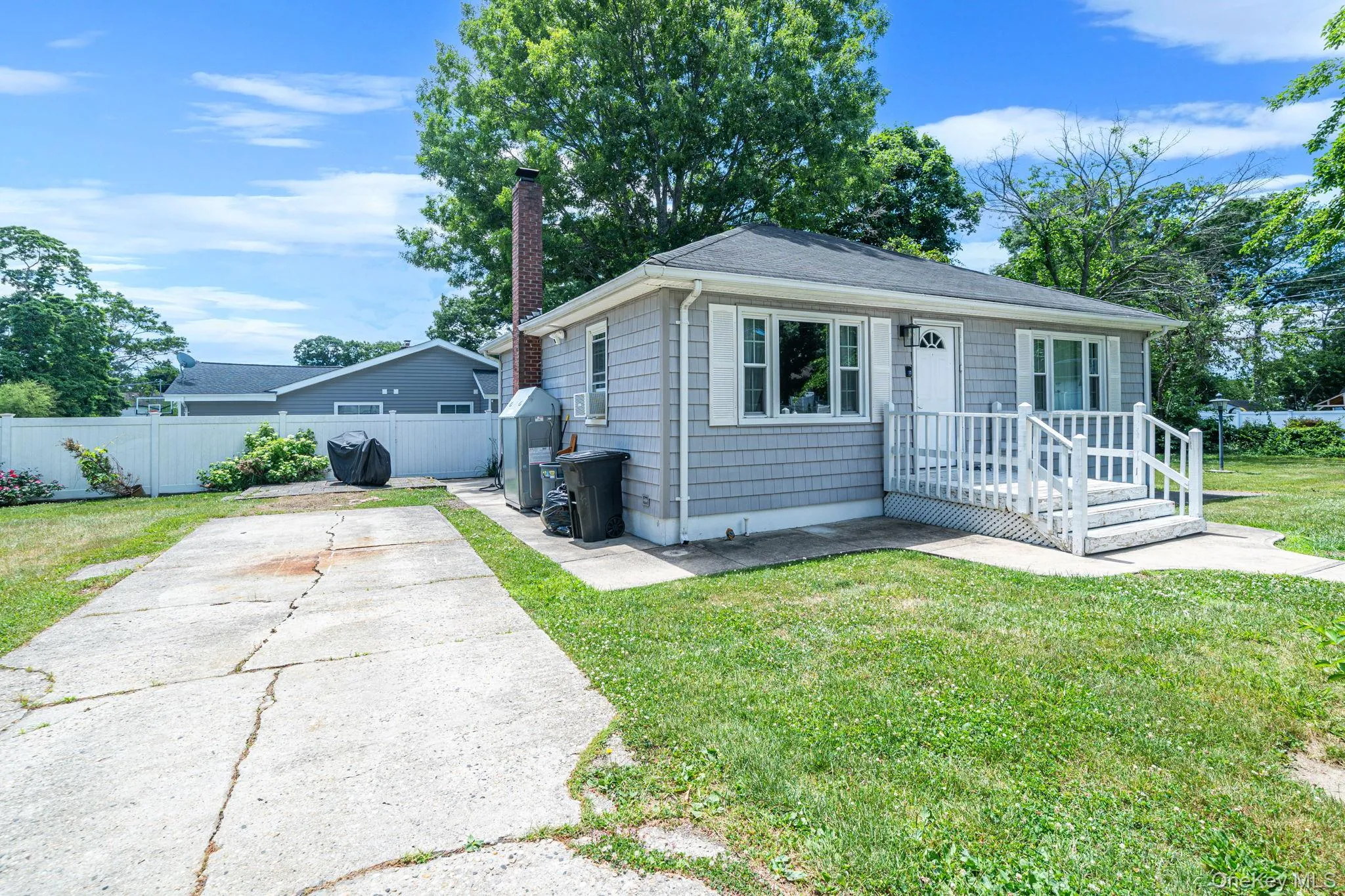 14 Pinelawn Avenue, Brookhaven, NY, 2 Bedrooms Bedrooms, 7 Rooms Rooms,1 BathroomBathrooms,Residential,For Rent,Pinelawn,0,1016357 14 Pinelawn Avenue, Brookhaven, NY, 2 Bedrooms Bedrooms, 7 Rooms Rooms,1 BathroomBathrooms,Residential,For Rent,Pinelawn,0,1016357