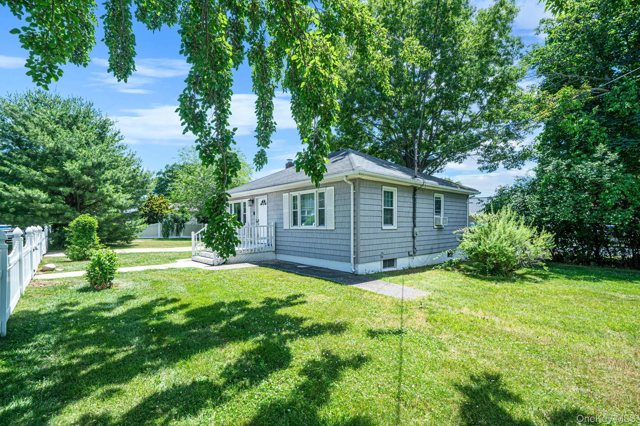 14 Pinelawn Avenue, Brookhaven, NY, 2 Bedrooms Bedrooms, 7 Rooms Rooms,1 BathroomBathrooms,Residential,For Rent,Pinelawn,0,1016357 14 Pinelawn Avenue, Brookhaven, NY, 2 Bedrooms Bedrooms, 7 Rooms Rooms,1 BathroomBathrooms,Residential,For Rent,Pinelawn,0,1016357