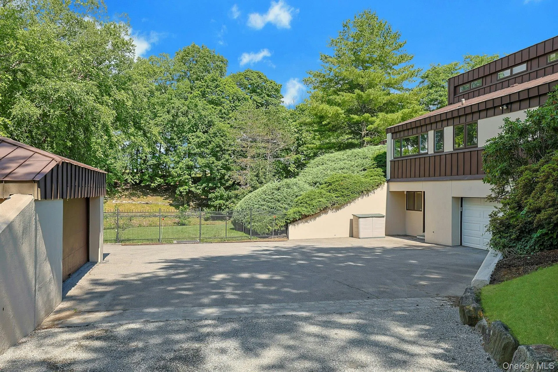 41 Murray Hill Road, Scarsdale, NY, 5 Bedrooms Bedrooms, 11 Rooms Rooms,6 BathroomsBathrooms,Residential,For Rent,Murray Hill,0,1016358 41 Murray Hill Road, Scarsdale, NY, 5 Bedrooms Bedrooms, 11 Rooms Rooms,6 BathroomsBathrooms,Residential,For Rent,Murray Hill,0,1016358