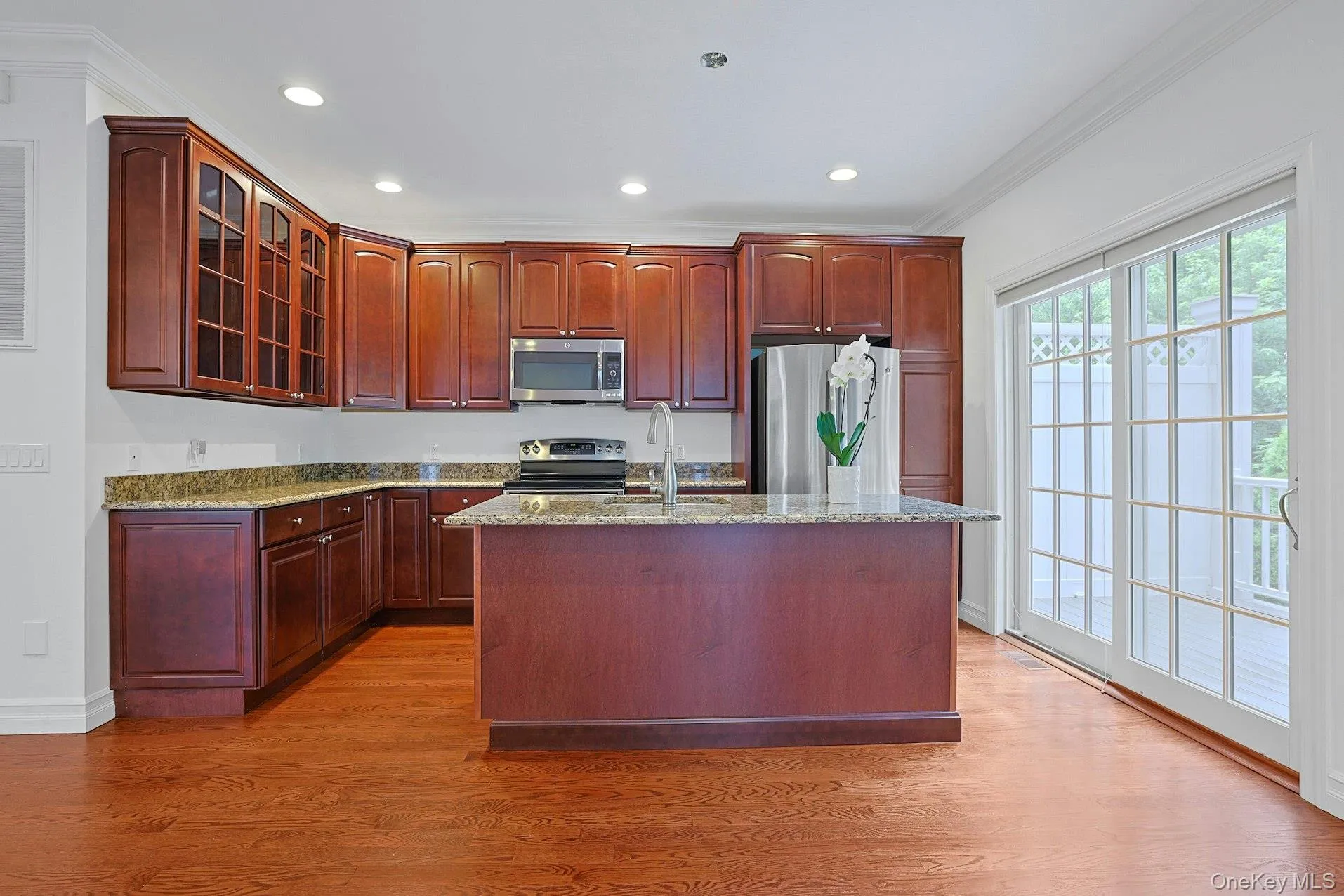 Abundant cabinetry, generous counter space, and a functional layout make meal preparation both efficient and enjoyable. Abundant cabinetry, generous counter space, and a functional layout make meal preparation both efficient and enjoyable.