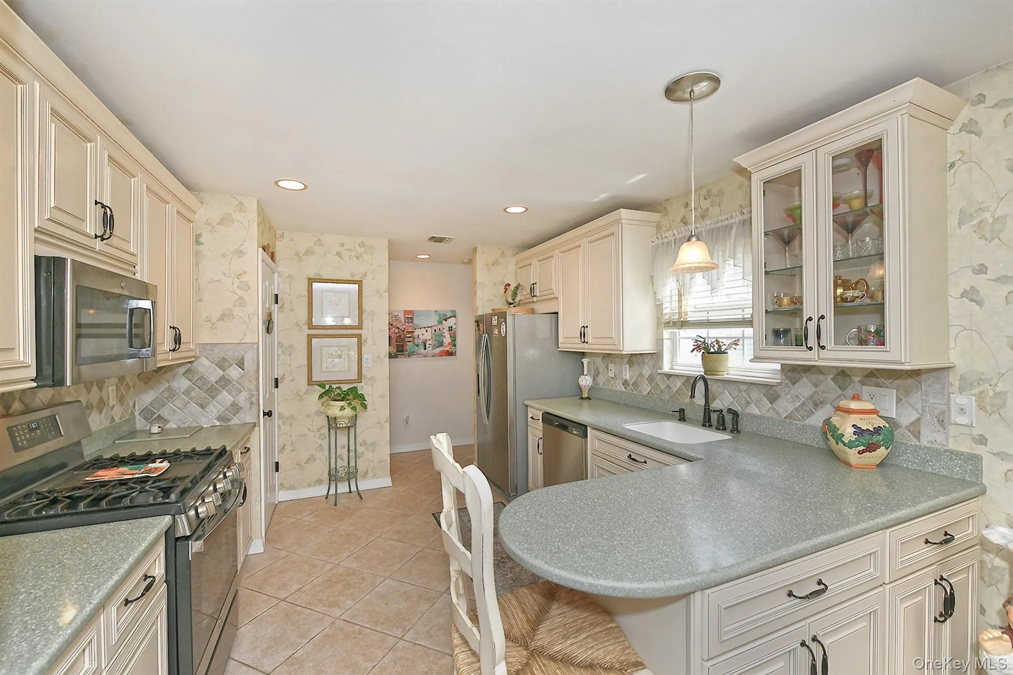 102 Winged Foot Way, Riverhead, NY, 2 Bedrooms Bedrooms, 6 Rooms Rooms,2 BathroomsBathrooms,Residential,For Rent,Winged Foot,0,KEY1016365 102 Winged Foot Way, Riverhead, NY, 2 Bedrooms Bedrooms, 6 Rooms Rooms,2 BathroomsBathrooms,Residential,For Rent,Winged Foot,0,KEY1016365