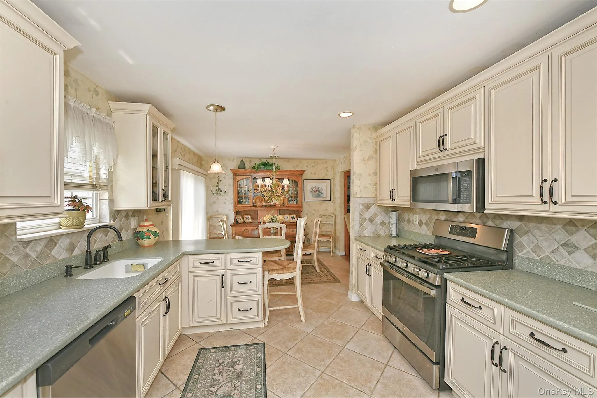 102 Winged Foot Way, Riverhead, NY, 2 Bedrooms Bedrooms, 6 Rooms Rooms,2 BathroomsBathrooms,Residential,For Rent,Winged Foot,0,KEY1016365 102 Winged Foot Way, Riverhead, NY, 2 Bedrooms Bedrooms, 6 Rooms Rooms,2 BathroomsBathrooms,Residential,For Rent,Winged Foot,0,KEY1016365