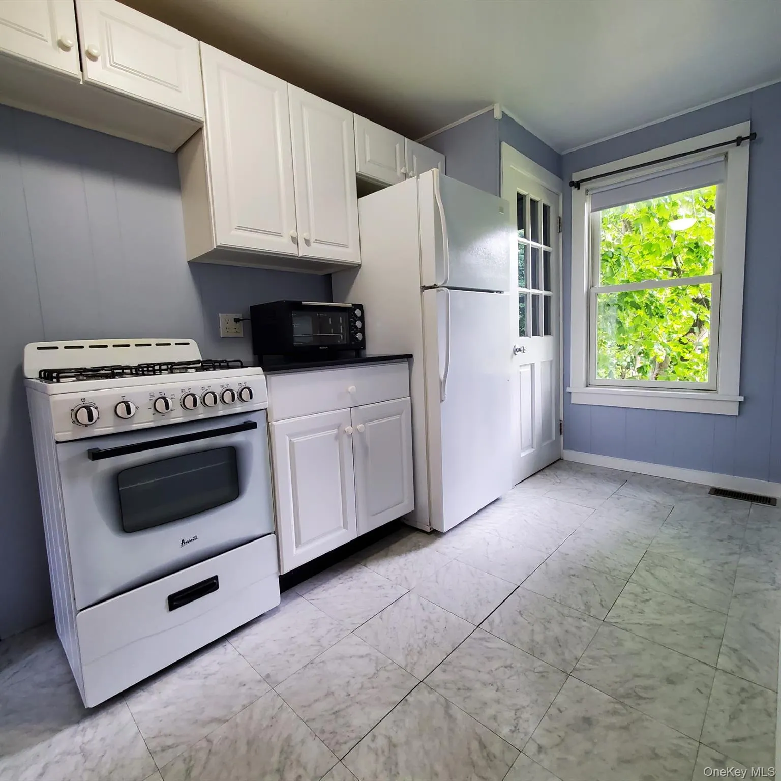 20 Folger Street, Islip, NY, 3 Rooms Rooms,1 BathroomBathrooms,Residential Lease,For Rent,Folger,0,KEY1016372 20 Folger Street, Islip, NY, 3 Rooms Rooms,1 BathroomBathrooms,Residential Lease,For Rent,Folger,0,KEY1016372