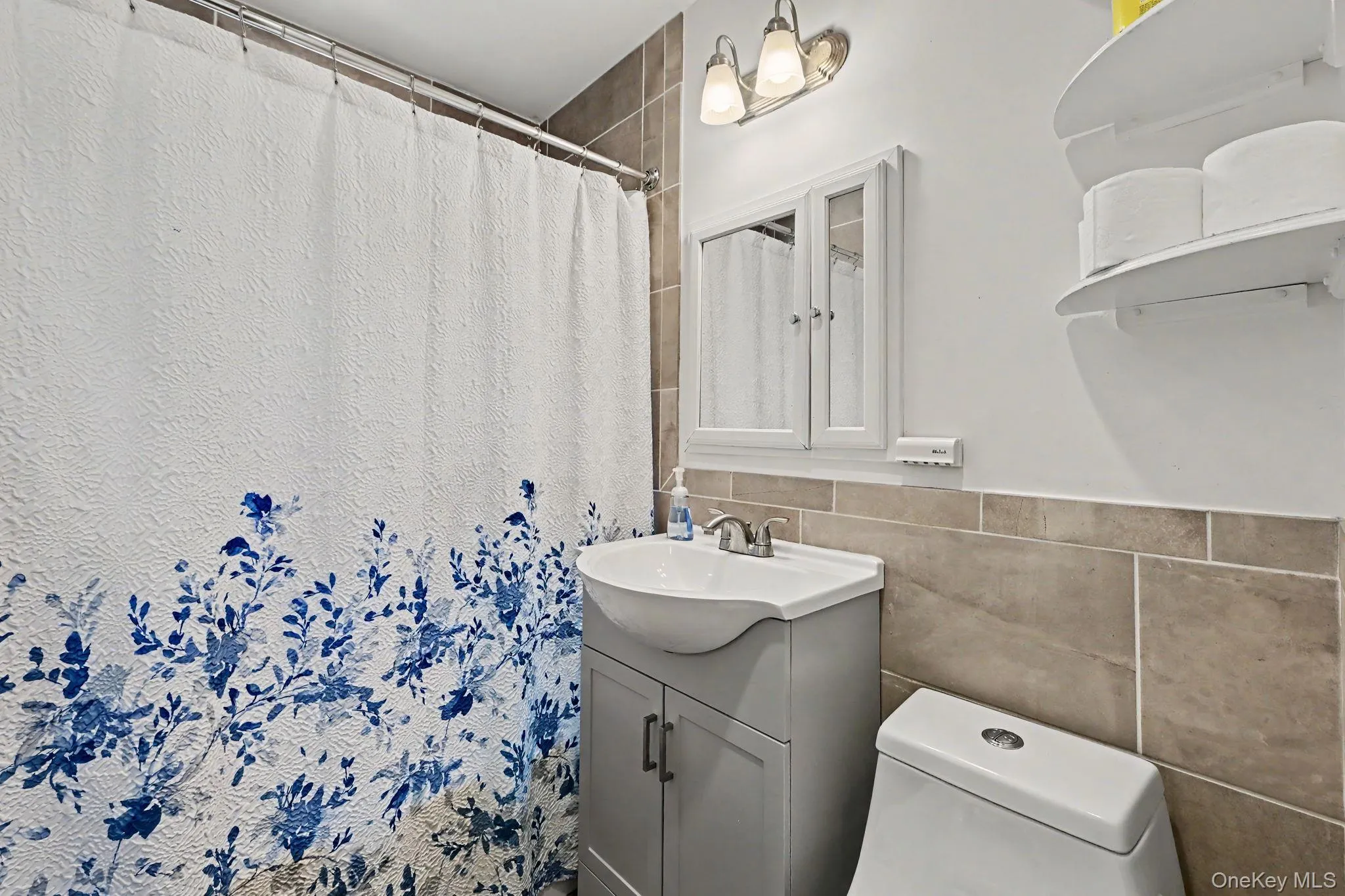 460 Washington Avenue, Mount Pleasant, NY, 3 Bedrooms Bedrooms, 7 Rooms Rooms,2 BathroomsBathrooms,Residential,For Rent,Washington,0,1016376 460 Washington Avenue, Mount Pleasant, NY, 3 Bedrooms Bedrooms, 7 Rooms Rooms,2 BathroomsBathrooms,Residential,For Rent,Washington,0,1016376