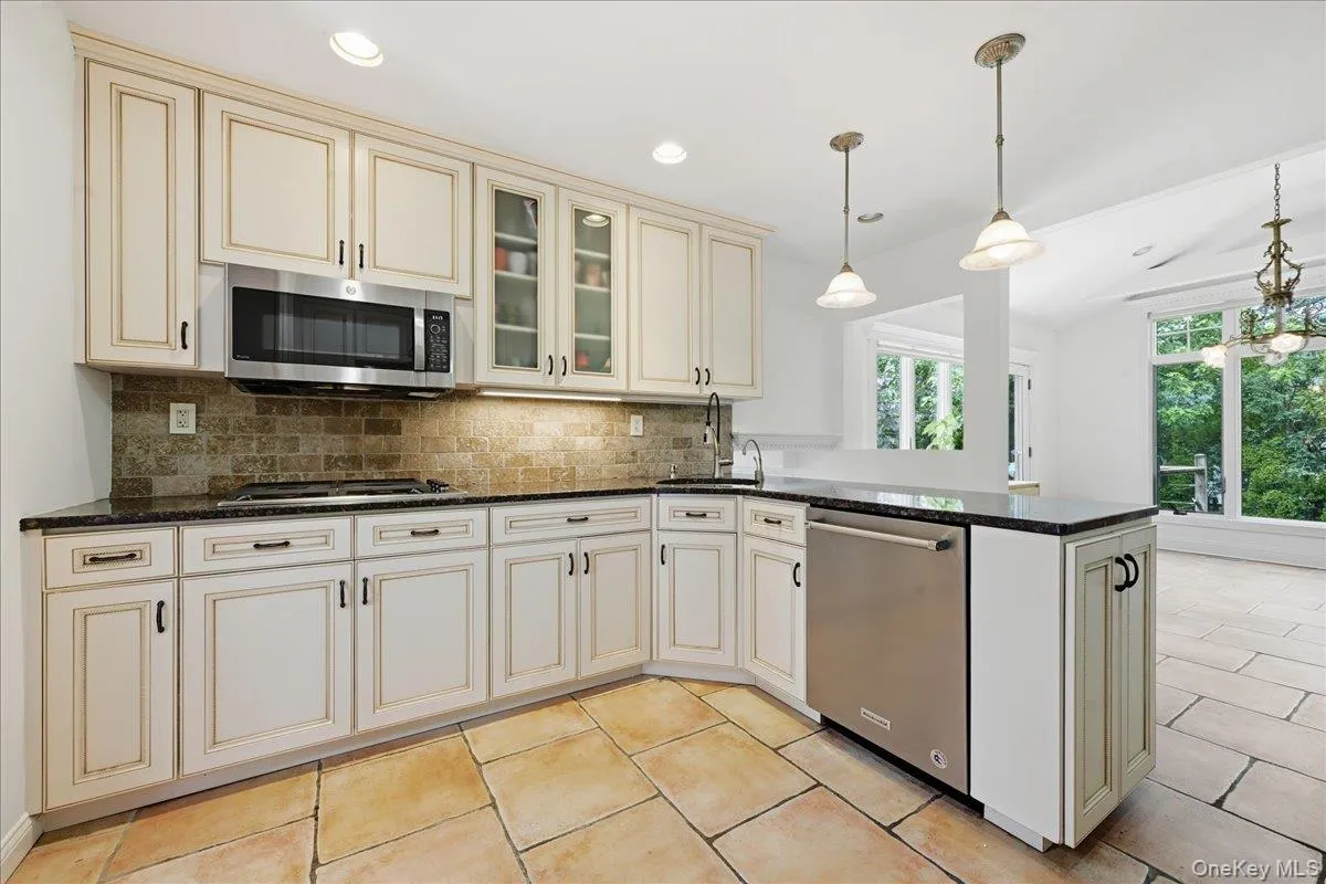 15 Seneca Place, Oyster Bay, NY, 5 Bedrooms Bedrooms, 8 Rooms Rooms,3 BathroomsBathrooms,Residential,For Rent,Seneca,0,1016378 15 Seneca Place, Oyster Bay, NY, 5 Bedrooms Bedrooms, 8 Rooms Rooms,3 BathroomsBathrooms,Residential,For Rent,Seneca,0,1016378