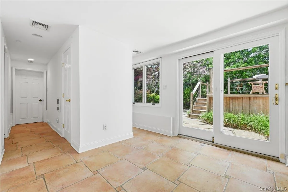 15 Seneca Place, Oyster Bay, NY, 5 Bedrooms Bedrooms, 8 Rooms Rooms,3 BathroomsBathrooms,Residential,For Rent,Seneca,0,1016378 15 Seneca Place, Oyster Bay, NY, 5 Bedrooms Bedrooms, 8 Rooms Rooms,3 BathroomsBathrooms,Residential,For Rent,Seneca,0,1016378