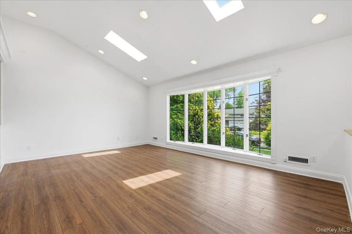 15 Seneca Place, Oyster Bay, NY, 5 Bedrooms Bedrooms, 8 Rooms Rooms,3 BathroomsBathrooms,Residential,For Rent,Seneca,0,1016378 15 Seneca Place, Oyster Bay, NY, 5 Bedrooms Bedrooms, 8 Rooms Rooms,3 BathroomsBathrooms,Residential,For Rent,Seneca,0,1016378