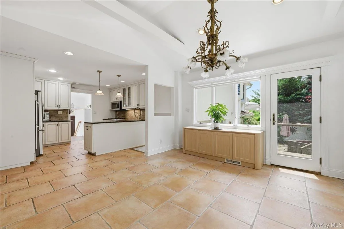 15 Seneca Place, Oyster Bay, NY, 5 Bedrooms Bedrooms, 8 Rooms Rooms,3 BathroomsBathrooms,Residential,For Rent,Seneca,0,1016378 15 Seneca Place, Oyster Bay, NY, 5 Bedrooms Bedrooms, 8 Rooms Rooms,3 BathroomsBathrooms,Residential,For Rent,Seneca,0,1016378