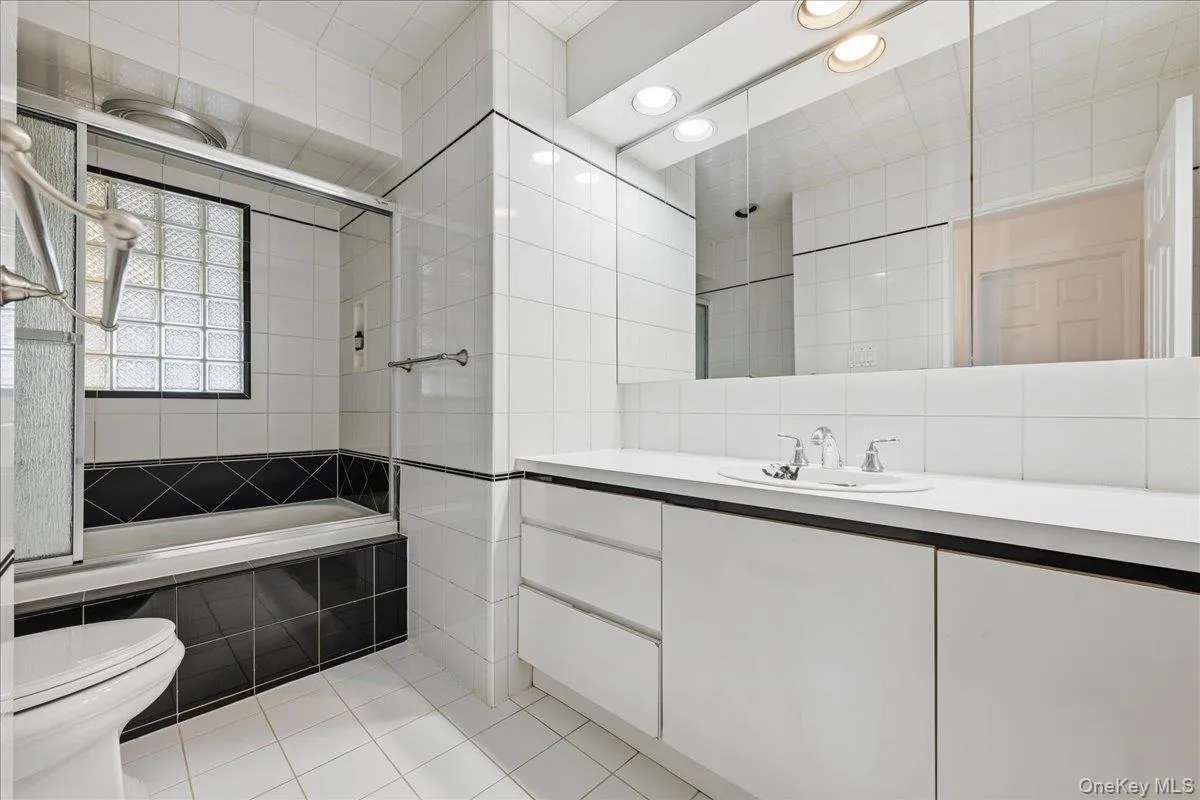 15 Seneca Place, Oyster Bay, NY, 5 Bedrooms Bedrooms, 8 Rooms Rooms,3 BathroomsBathrooms,Residential,For Rent,Seneca,0,1016378 15 Seneca Place, Oyster Bay, NY, 5 Bedrooms Bedrooms, 8 Rooms Rooms,3 BathroomsBathrooms,Residential,For Rent,Seneca,0,1016378