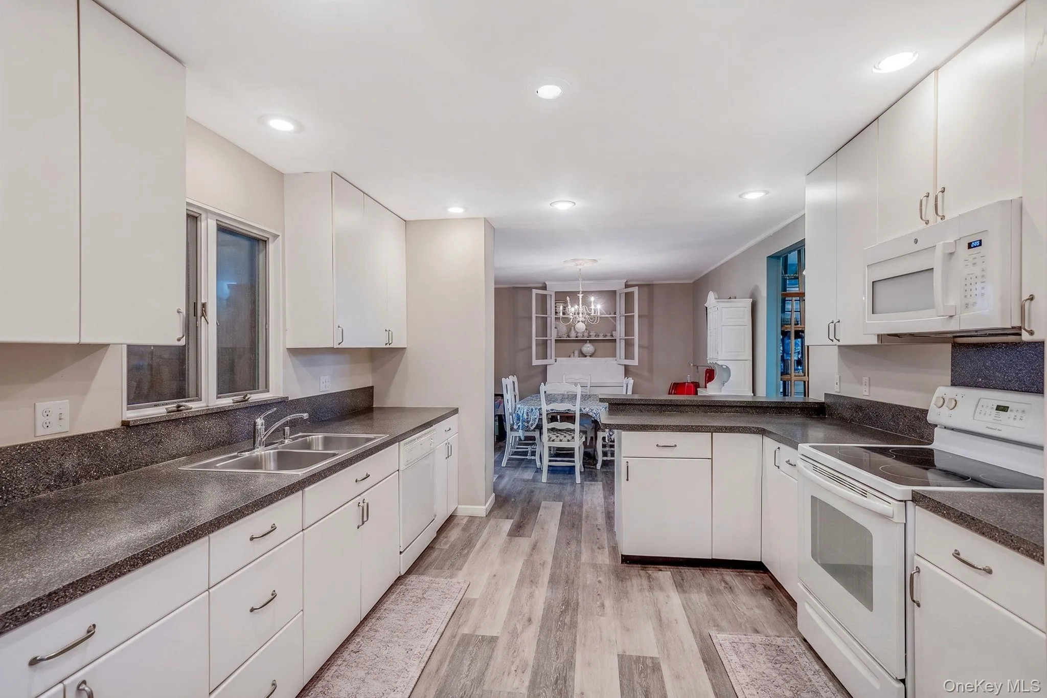 18 Bay Drive, Islip, NY, 4 Bedrooms Bedrooms, 8 Rooms Rooms,2 BathroomsBathrooms,Residential,For Rent,Bay,0,KEY1016380 18 Bay Drive, Islip, NY, 4 Bedrooms Bedrooms, 8 Rooms Rooms,2 BathroomsBathrooms,Residential,For Rent,Bay,0,KEY1016380