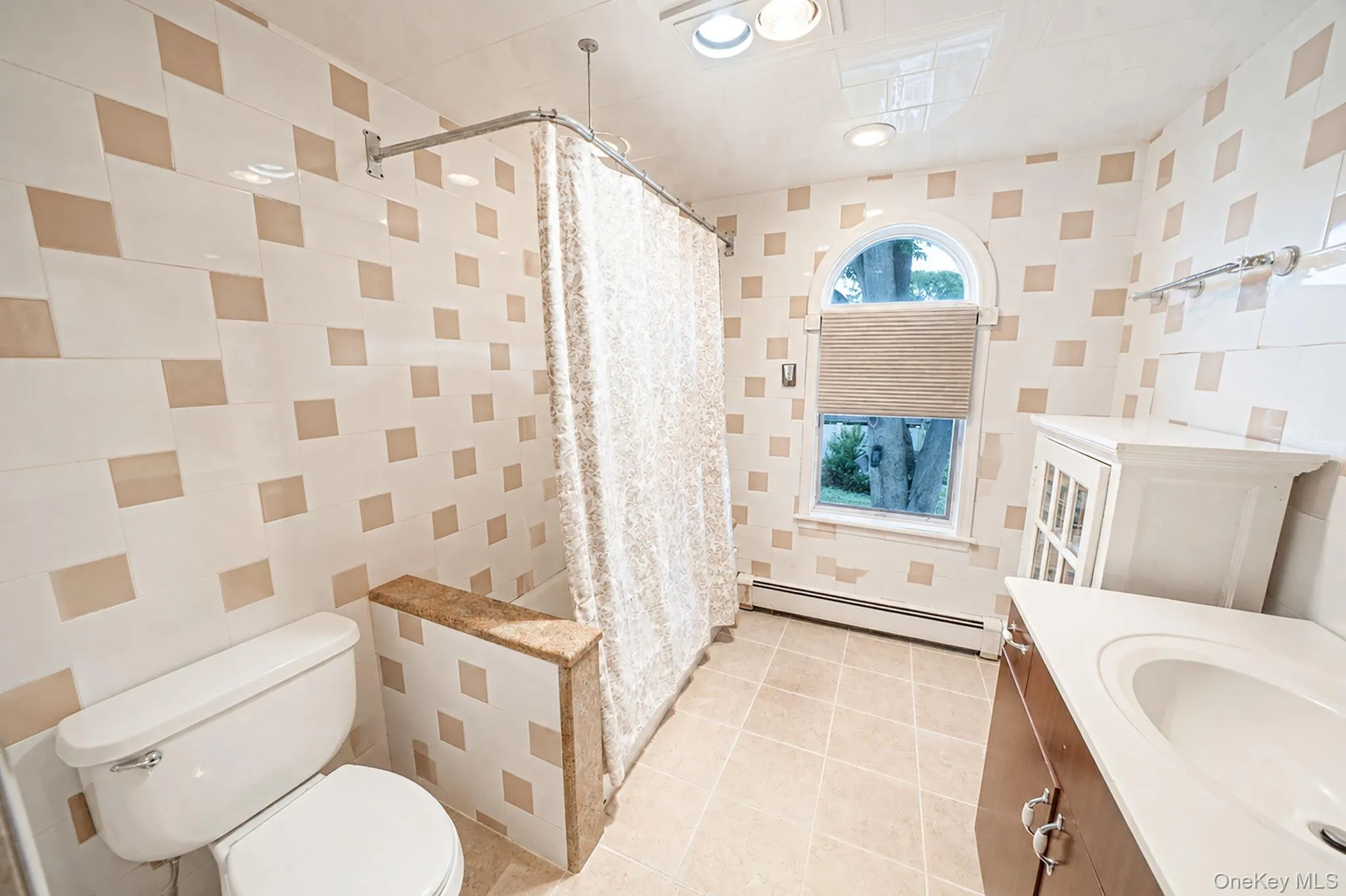 18 Bay Drive, Islip, NY, 4 Bedrooms Bedrooms, 8 Rooms Rooms,2 BathroomsBathrooms,Residential,For Rent,Bay,0,KEY1016380 18 Bay Drive, Islip, NY, 4 Bedrooms Bedrooms, 8 Rooms Rooms,2 BathroomsBathrooms,Residential,For Rent,Bay,0,KEY1016380