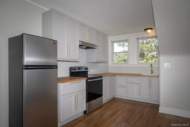 173 Sea Cliff Avenue, Oyster Bay, NY, 1 Bedroom Bedrooms, 3 Rooms Rooms,1 BathroomBathrooms,Residential Lease,For Rent,Sea Cliff,0,1016387 173 Sea Cliff Avenue, Oyster Bay, NY, 1 Bedroom Bedrooms, 3 Rooms Rooms,1 BathroomBathrooms,Residential Lease,For Rent,Sea Cliff,0,1016387