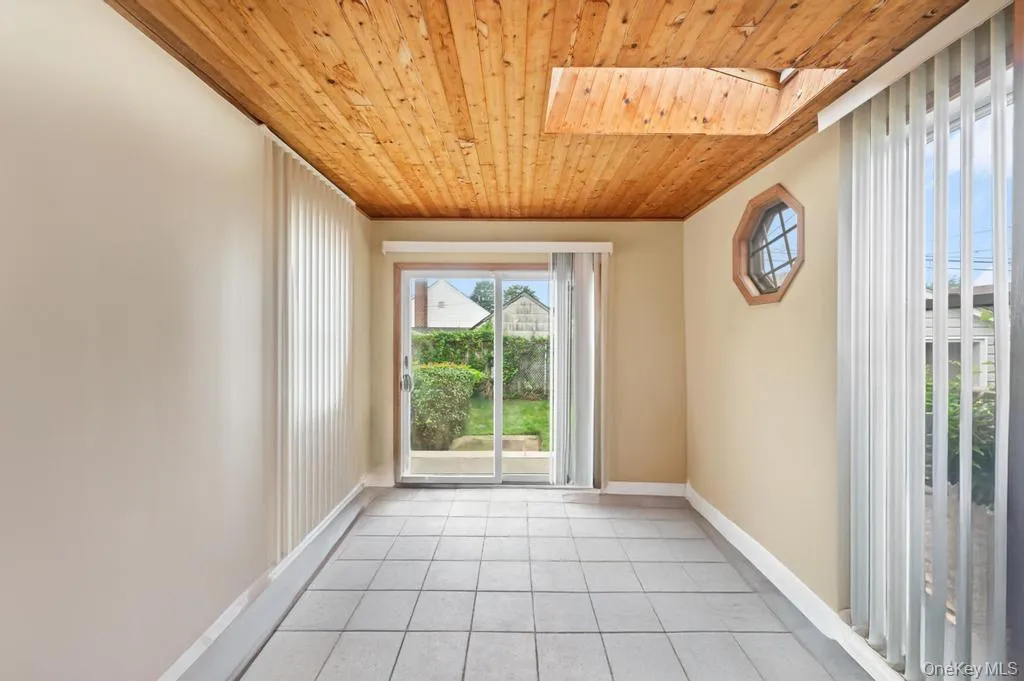 11544 225th Street, New York, NY, 3 Bedrooms Bedrooms, 8 Rooms Rooms,2 BathroomsBathrooms,Residential,For Rent,225th,0,KEY1016403 11544 225th Street, New York, NY, 3 Bedrooms Bedrooms, 8 Rooms Rooms,2 BathroomsBathrooms,Residential,For Rent,225th,0,KEY1016403