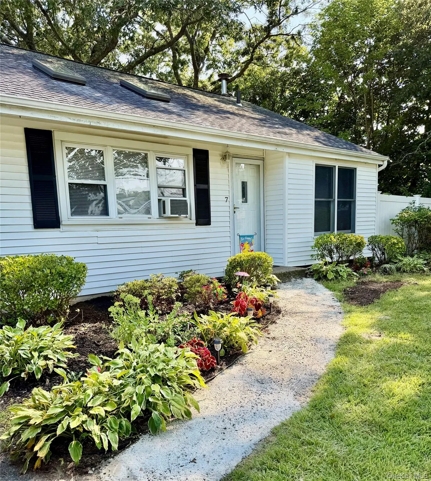7 Squires Avenue, Brookhaven, NY, 3 Bedrooms Bedrooms, 9 Rooms Rooms,2 BathroomsBathrooms,Residential,For Rent,Squires,0,1016408 7 Squires Avenue, Brookhaven, NY, 3 Bedrooms Bedrooms, 9 Rooms Rooms,2 BathroomsBathrooms,Residential,For Rent,Squires,0,1016408