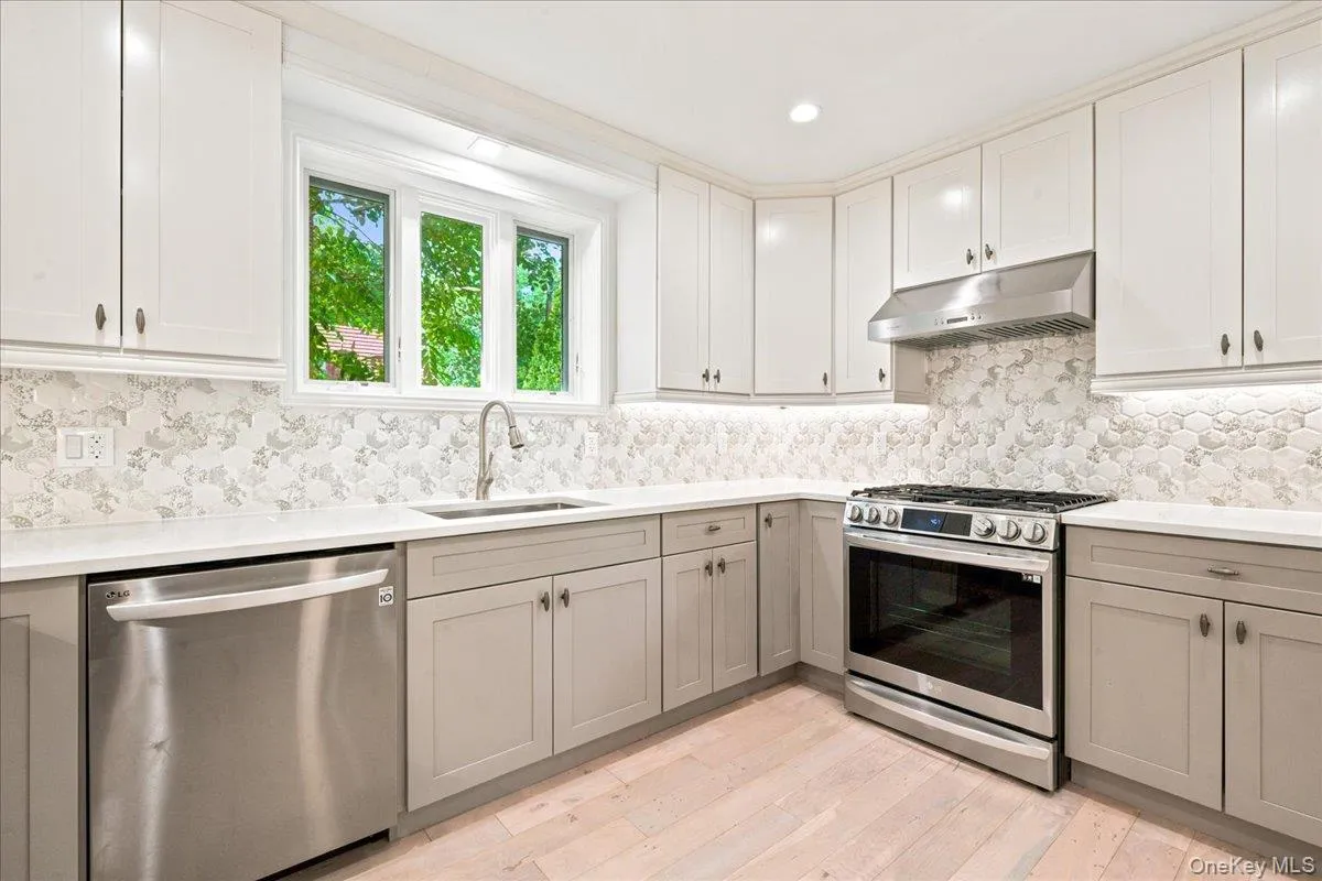 152 Whitson Street, New York, NY, 5 Bedrooms Bedrooms, 15 Rooms Rooms,2 BathroomsBathrooms,Residential,For Rent,Whitson,0,1016413 152 Whitson Street, New York, NY, 5 Bedrooms Bedrooms, 15 Rooms Rooms,2 BathroomsBathrooms,Residential,For Rent,Whitson,0,1016413