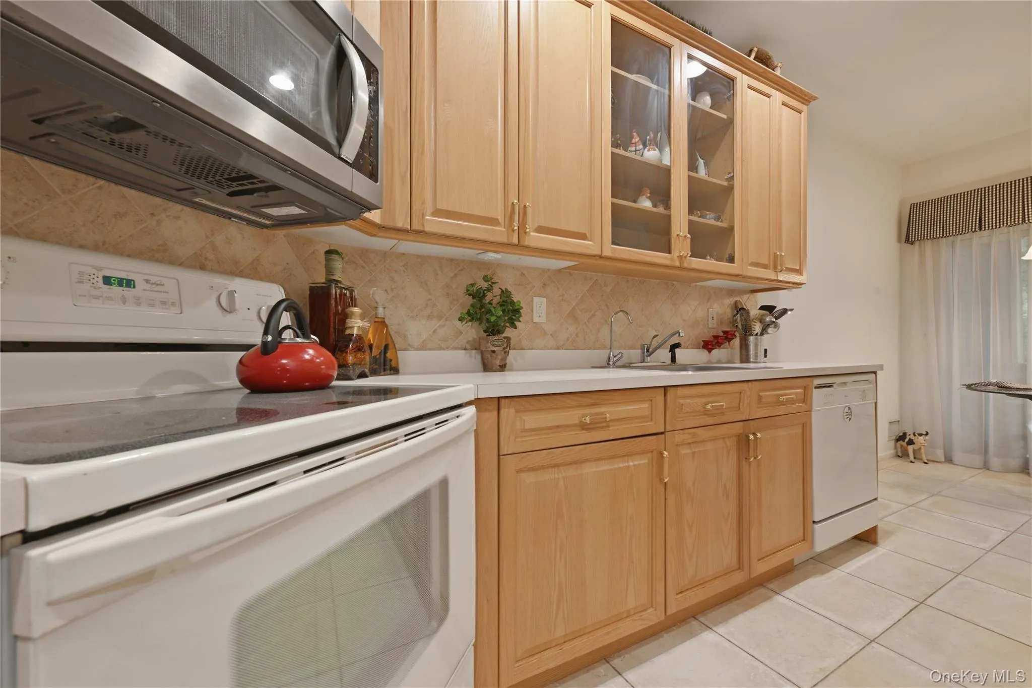 87 Carriage Lane, Oyster Bay, NY, 3 Bedrooms Bedrooms, 6 Rooms Rooms,2 BathroomsBathrooms,Residential,For Rent,Carriage,0,KEY1016425 87 Carriage Lane, Oyster Bay, NY, 3 Bedrooms Bedrooms, 6 Rooms Rooms,2 BathroomsBathrooms,Residential,For Rent,Carriage,0,KEY1016425