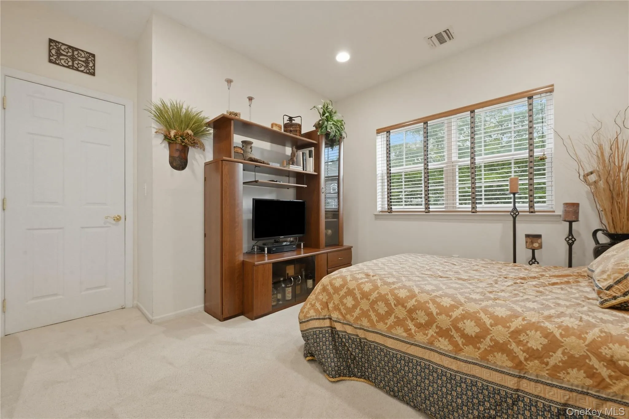 87 Carriage Lane, Oyster Bay, NY, 3 Bedrooms Bedrooms, 6 Rooms Rooms,2 BathroomsBathrooms,Residential,For Rent,Carriage,0,KEY1016425 87 Carriage Lane, Oyster Bay, NY, 3 Bedrooms Bedrooms, 6 Rooms Rooms,2 BathroomsBathrooms,Residential,For Rent,Carriage,0,KEY1016425