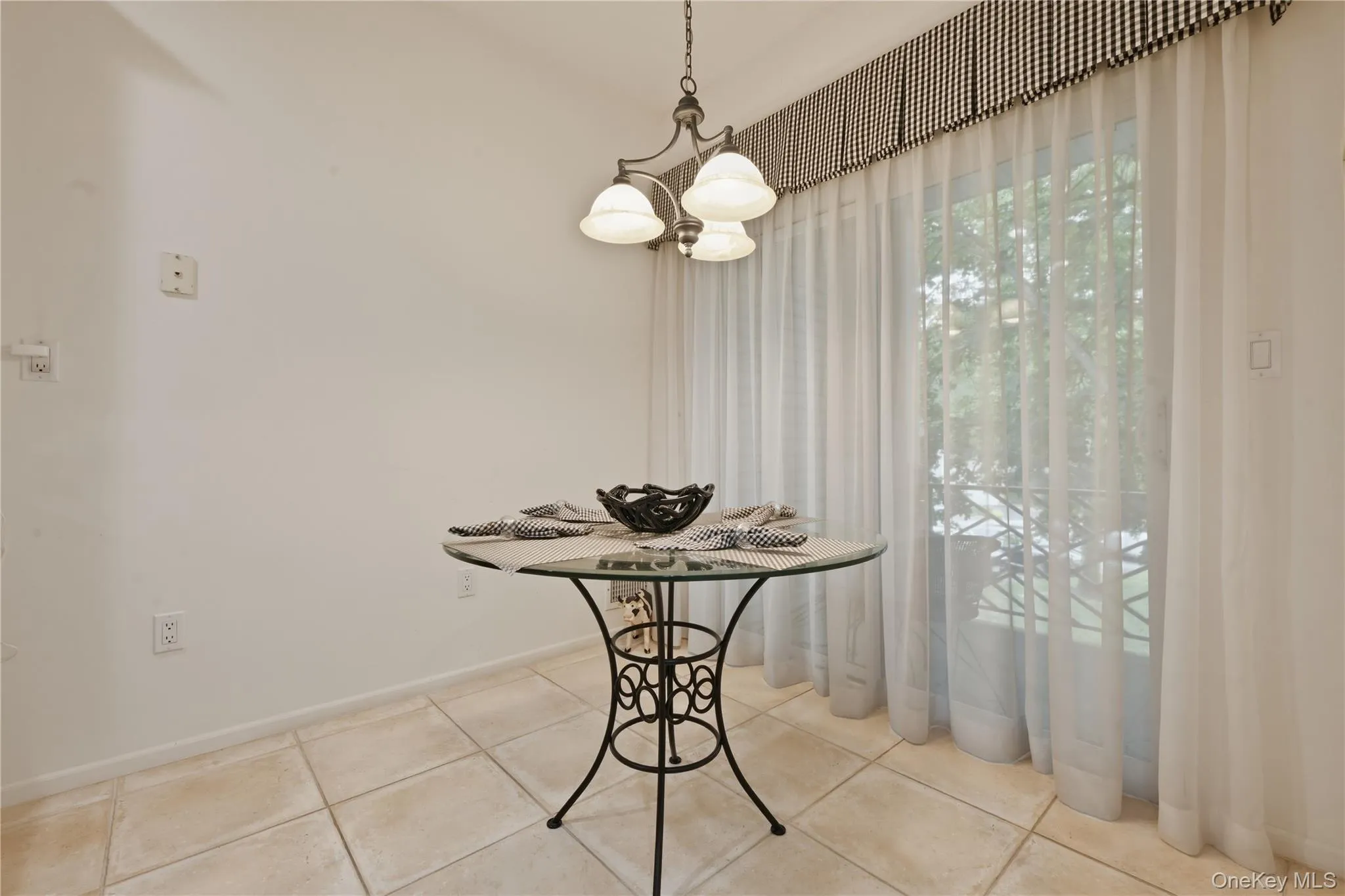 87 Carriage Lane, Oyster Bay, NY, 3 Bedrooms Bedrooms, 6 Rooms Rooms,2 BathroomsBathrooms,Residential,For Rent,Carriage,0,KEY1016425 87 Carriage Lane, Oyster Bay, NY, 3 Bedrooms Bedrooms, 6 Rooms Rooms,2 BathroomsBathrooms,Residential,For Rent,Carriage,0,KEY1016425