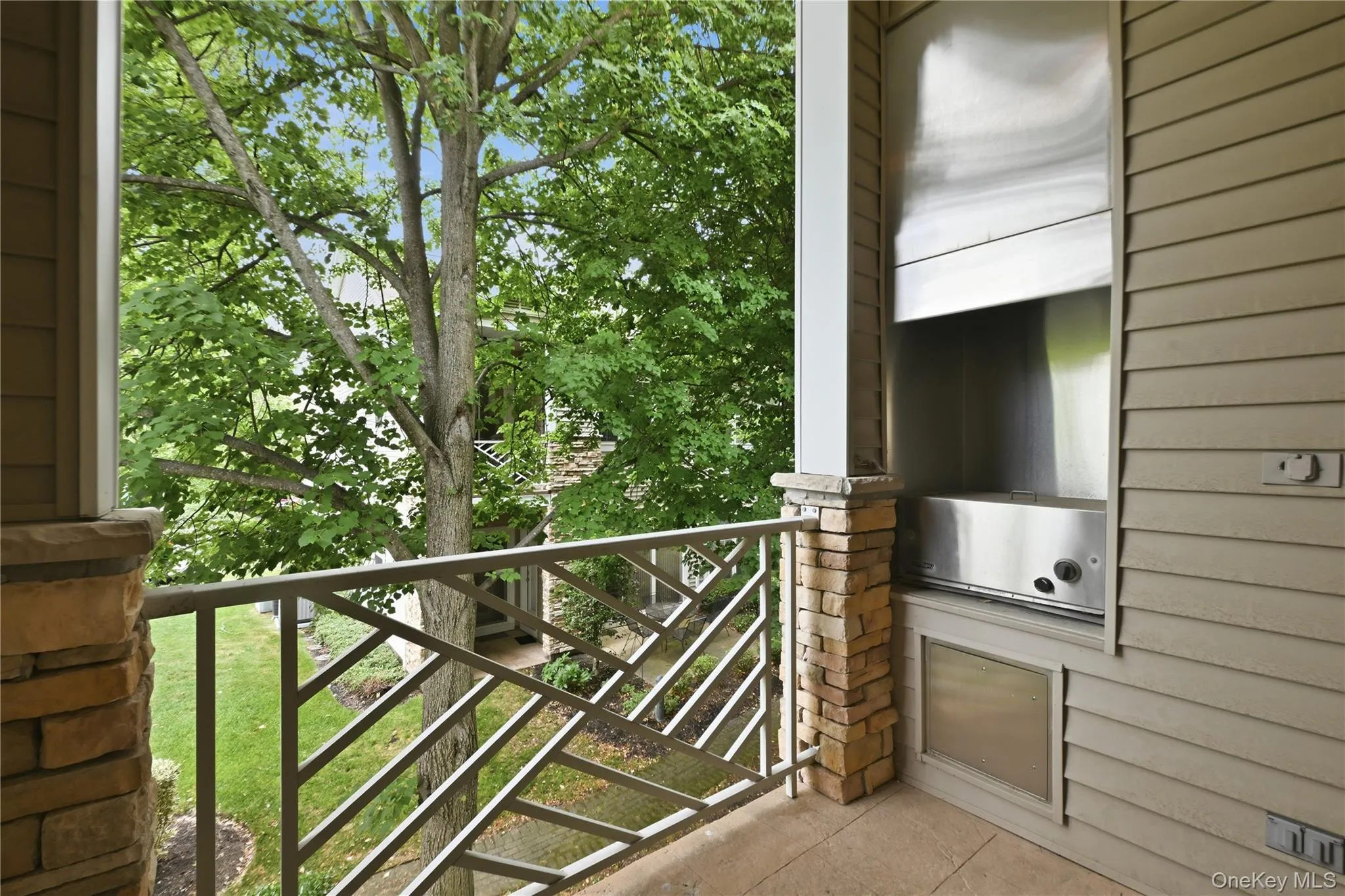 87 Carriage Lane, Oyster Bay, NY, 3 Bedrooms Bedrooms, 6 Rooms Rooms,2 BathroomsBathrooms,Residential,For Rent,Carriage,0,KEY1016425 87 Carriage Lane, Oyster Bay, NY, 3 Bedrooms Bedrooms, 6 Rooms Rooms,2 BathroomsBathrooms,Residential,For Rent,Carriage,0,KEY1016425