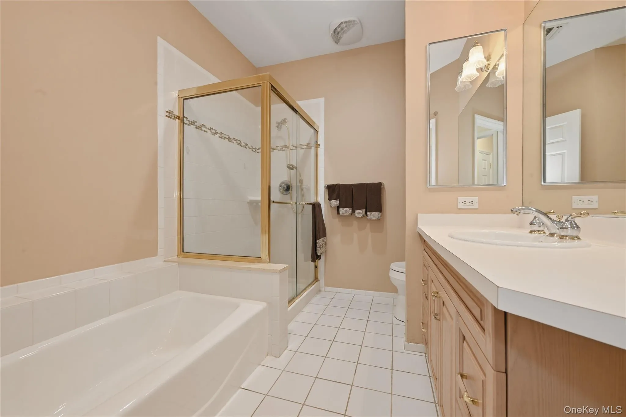 87 Carriage Lane, Oyster Bay, NY, 3 Bedrooms Bedrooms, 6 Rooms Rooms,2 BathroomsBathrooms,Residential,For Rent,Carriage,0,KEY1016425 87 Carriage Lane, Oyster Bay, NY, 3 Bedrooms Bedrooms, 6 Rooms Rooms,2 BathroomsBathrooms,Residential,For Rent,Carriage,0,KEY1016425