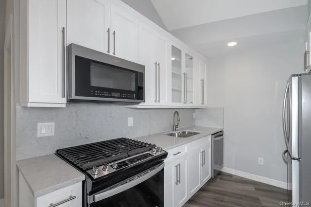 183 Wellwood Avenue, Babylon, NY, 1 Bedroom Bedrooms, 4 Rooms Rooms,1 BathroomBathrooms,Residential Lease,For Rent,Wellwood,0,1016430 183 Wellwood Avenue, Babylon, NY, 1 Bedroom Bedrooms, 4 Rooms Rooms,1 BathroomBathrooms,Residential Lease,For Rent,Wellwood,0,1016430